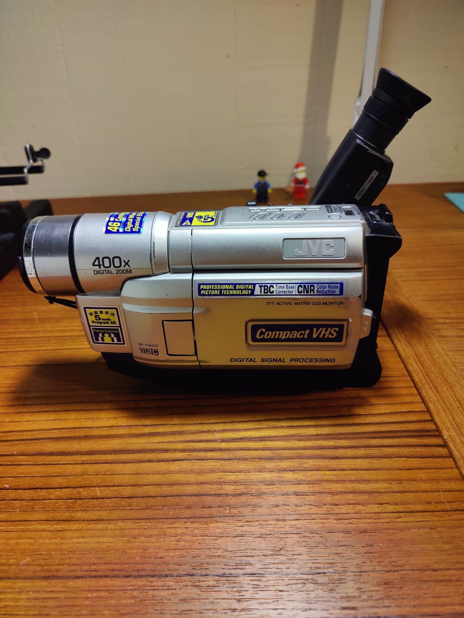 JVC GR-FXM37E, Kompakt VHS videokamera