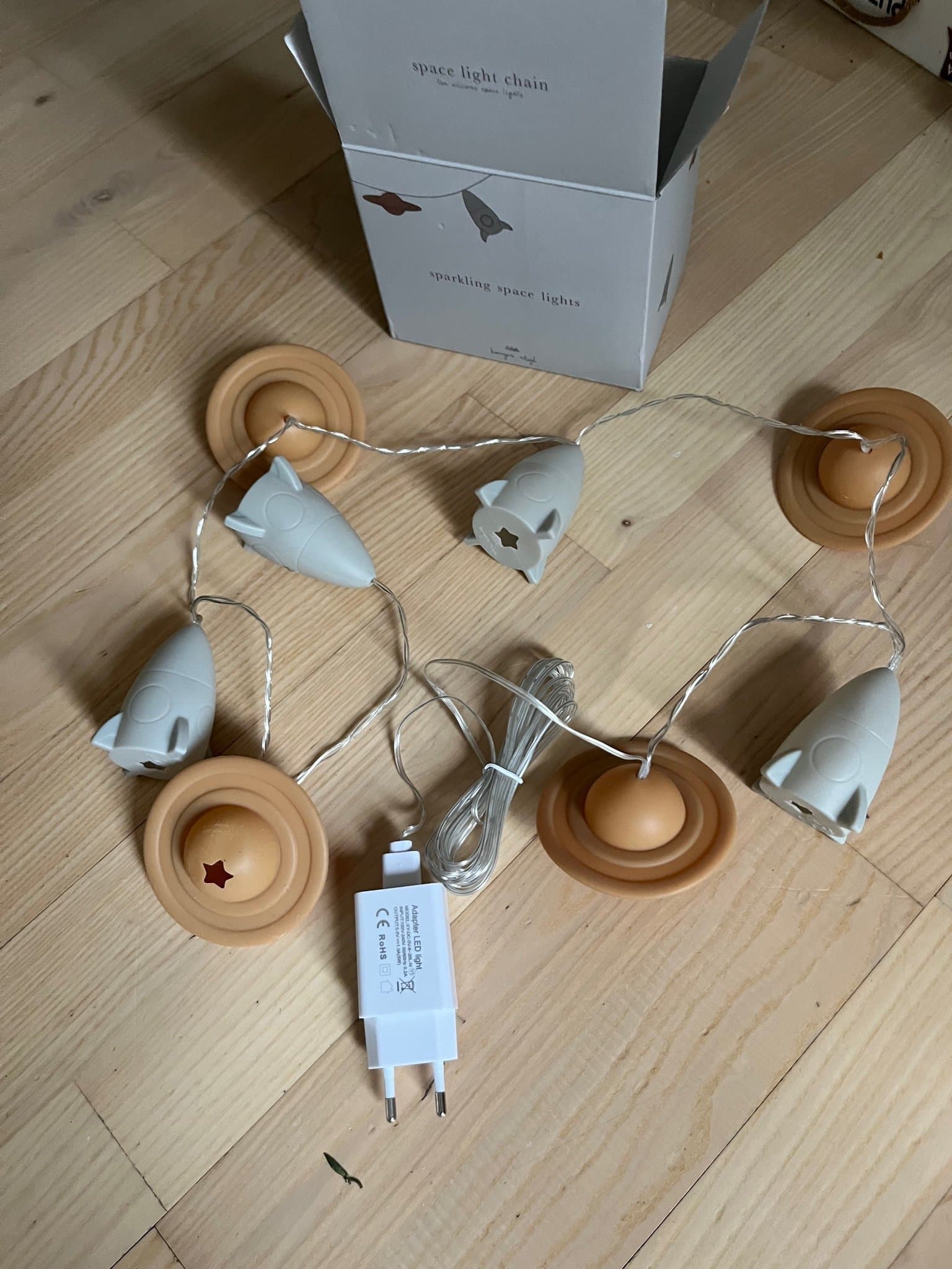 Konges Sløjd Space Light Chain ljusslinga