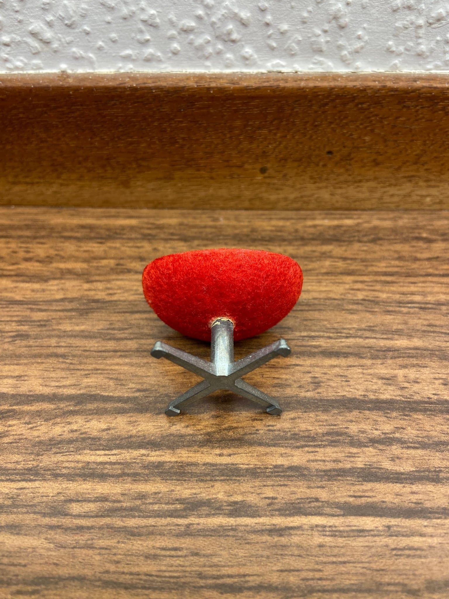 Brio - Fotpall - Dockskåp