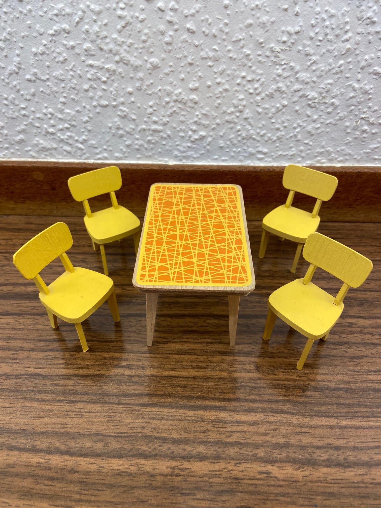 LUNDBY - Bord - Stolar - Köksinredning - Dockskåp