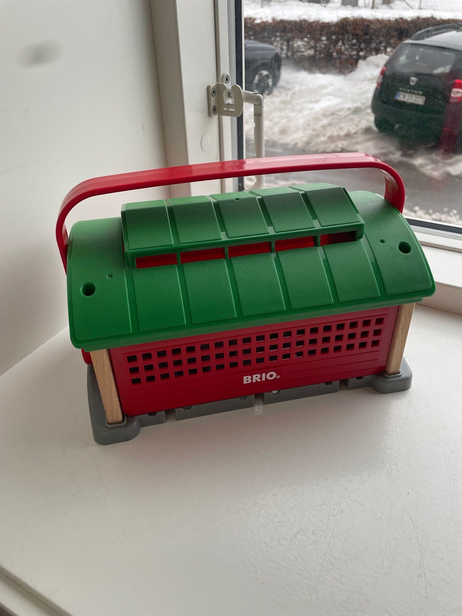 BRIO Tågarage med handtag