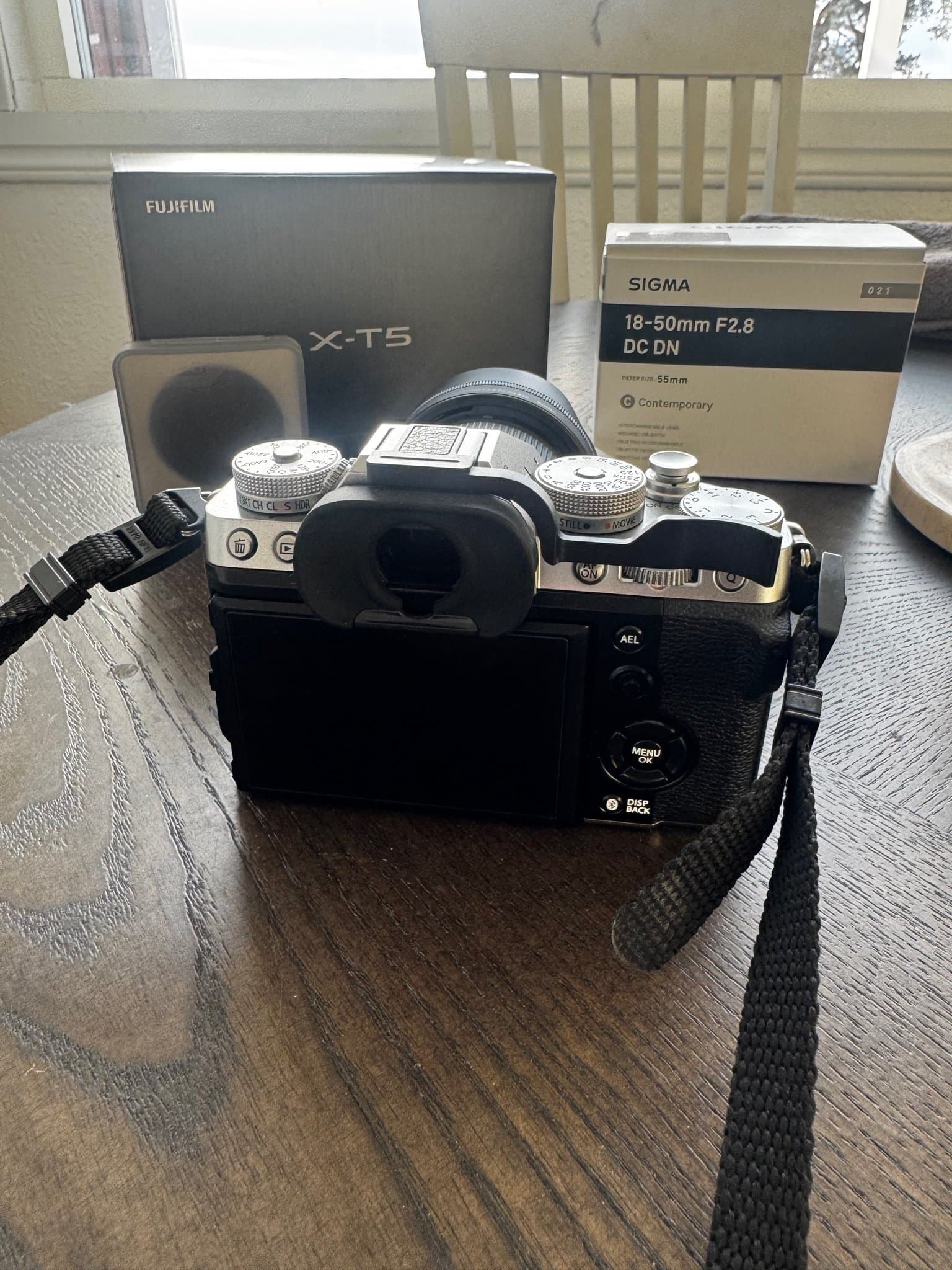 Helt ny Fujifilm X-T5 med Sigma 18-50mm F2.8 DC DN + lite annat