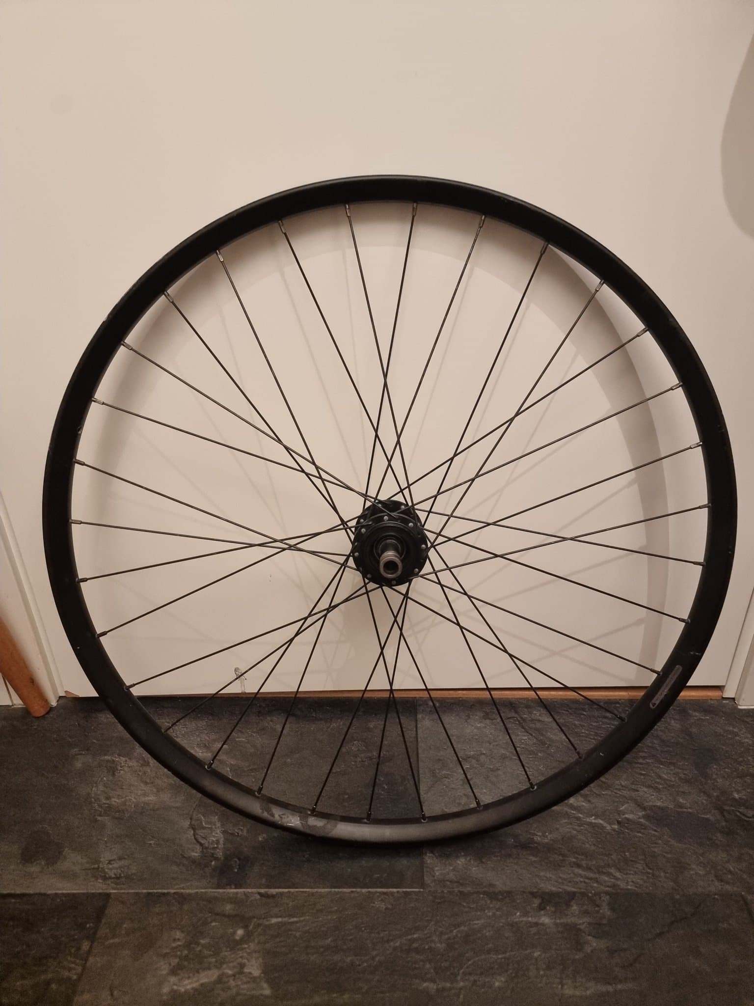 Bakhjul 29 tum med Shimano FH-MT410-B nav