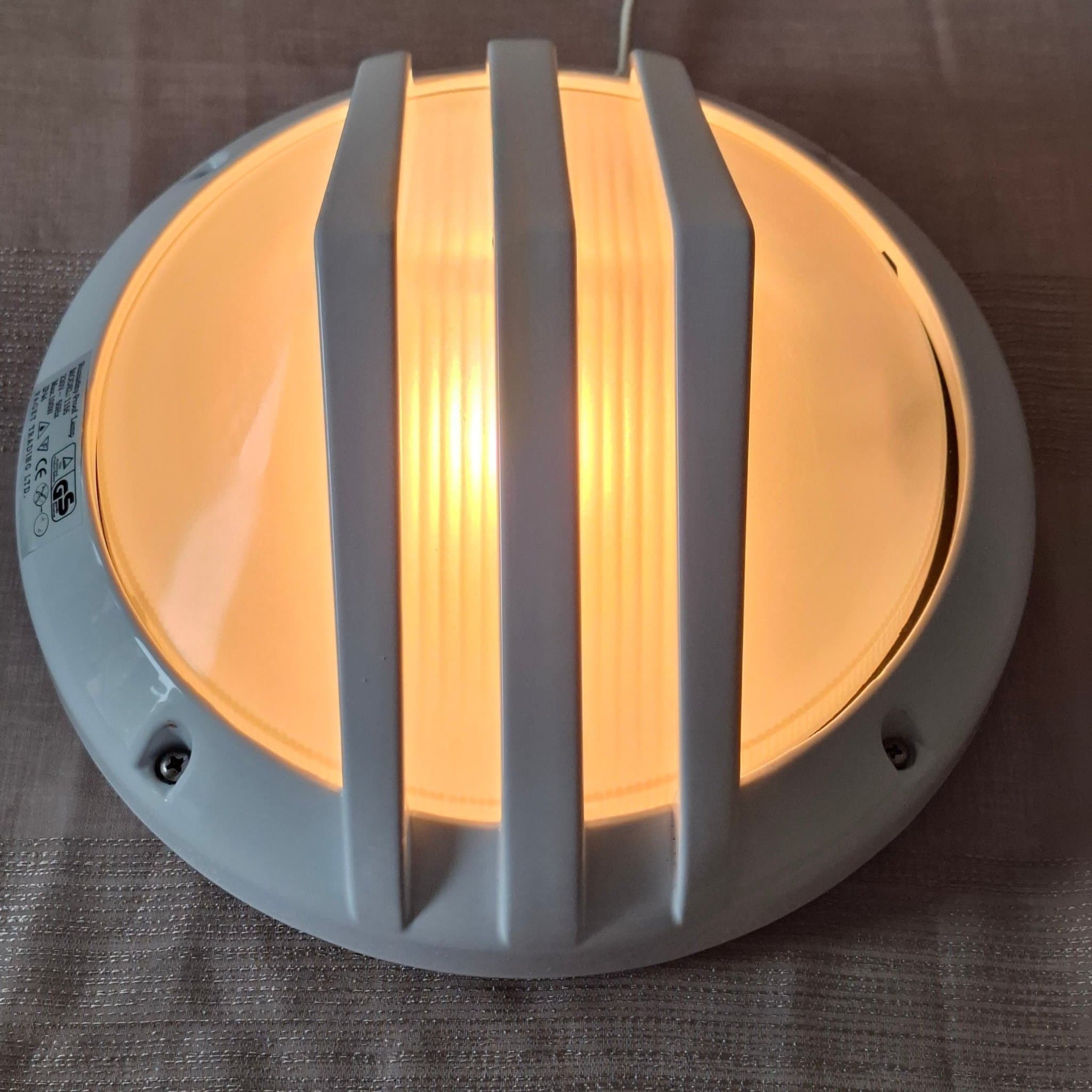 NY UTELAMPA YTTERLAMPA VÄGGLAMPA METALL GLAS LAMPA BELYSNING UTOMHUSBELYSNING