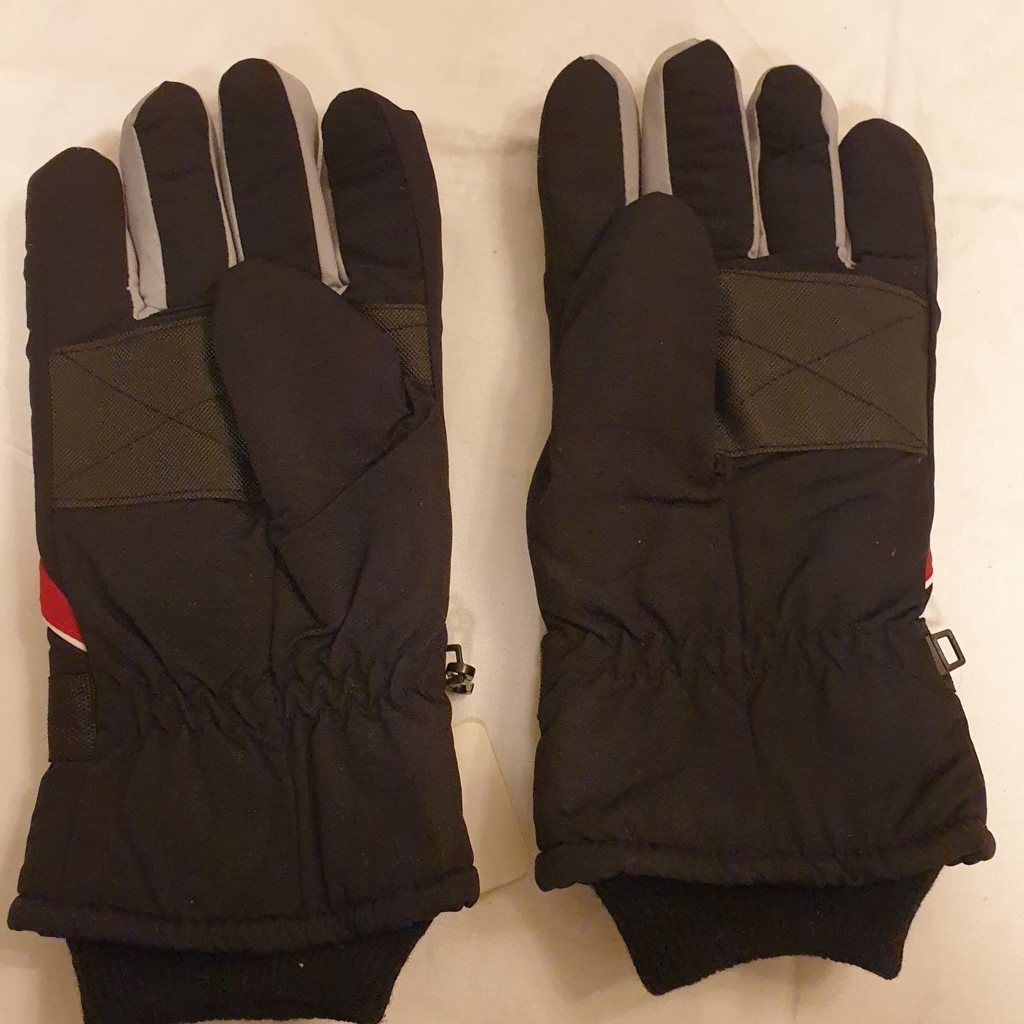 Nya LuckyLoong svarta, gråa och röda vantar, storlek L-M