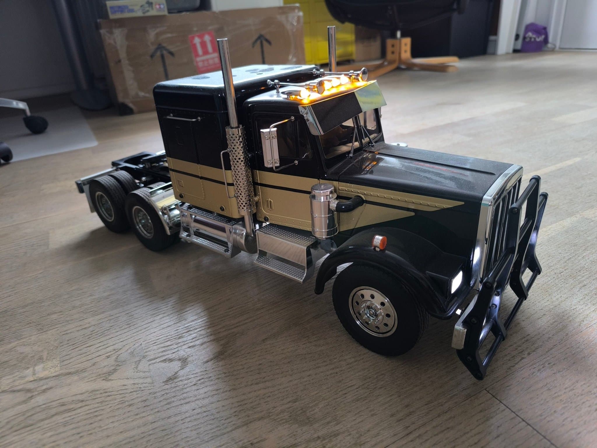 Tamiya King Hauler RC Lastbil med Ljus och Ljud