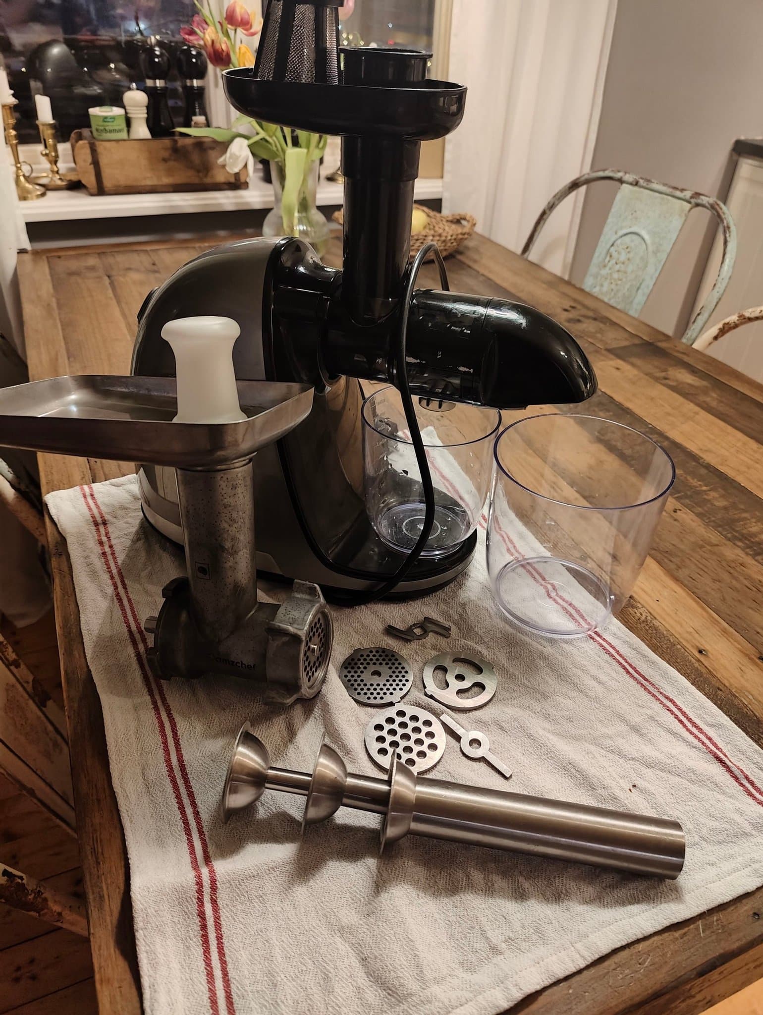 Amzchef Slow Juicer ZM1501 med Köttkvarnstillbehör