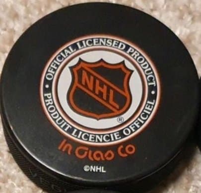 Ishockey Puck NHL Dallas Stars, tillverkad i Slovakien