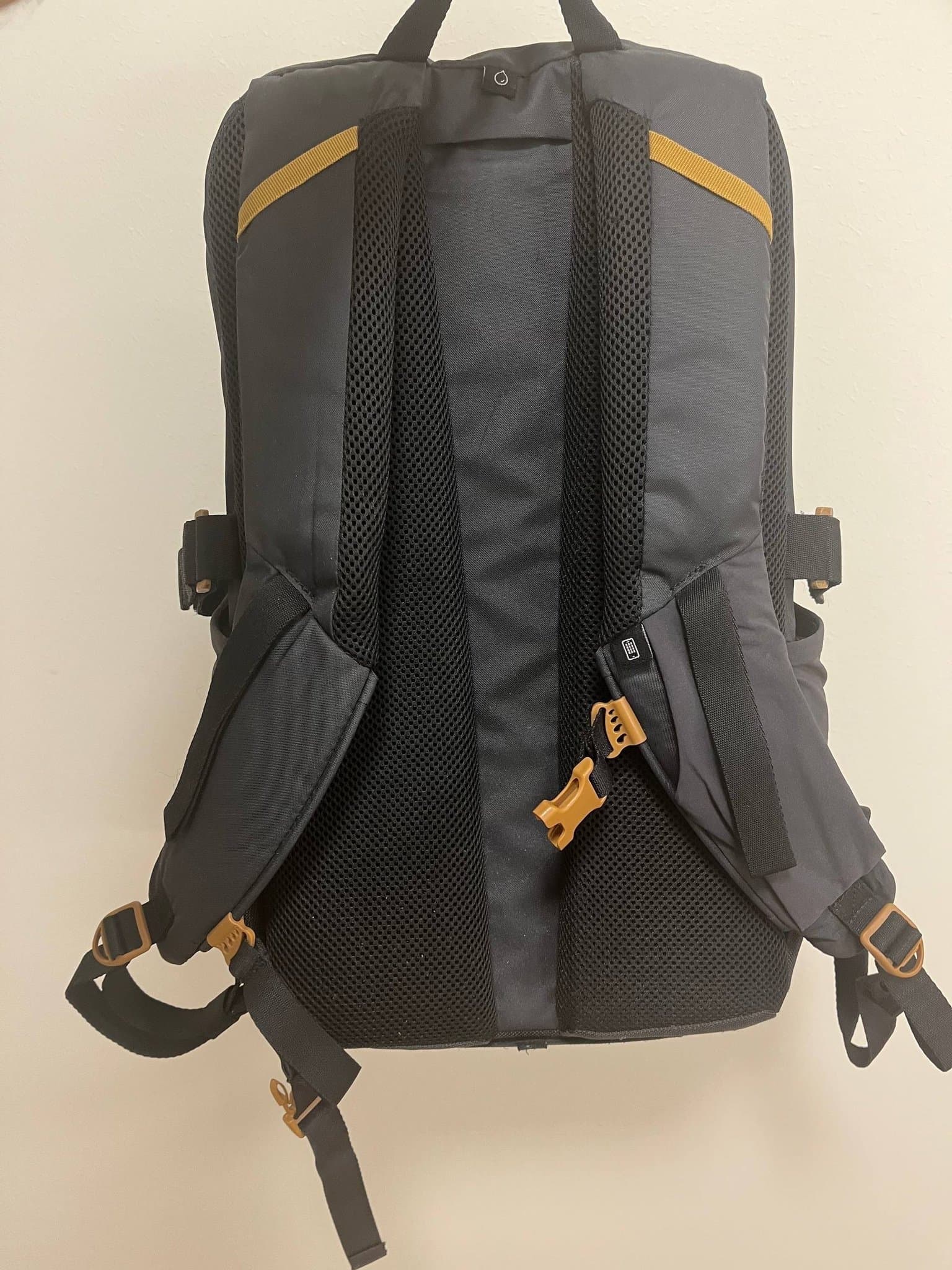 Vandringsryggsäck 20L - Isolerat Fack (Trekking Backpack)