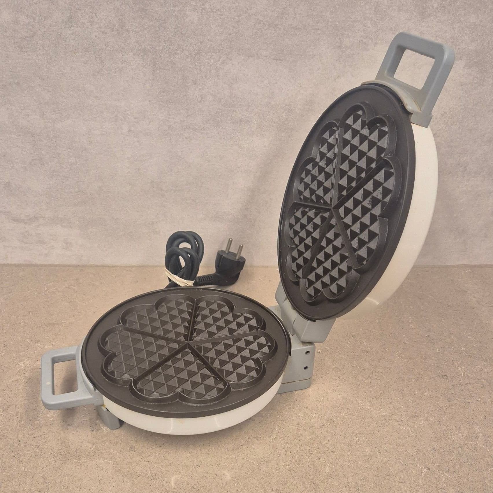 Petra Våffeljärn "WA 631" - Retro - Hjärtformade Våfflor