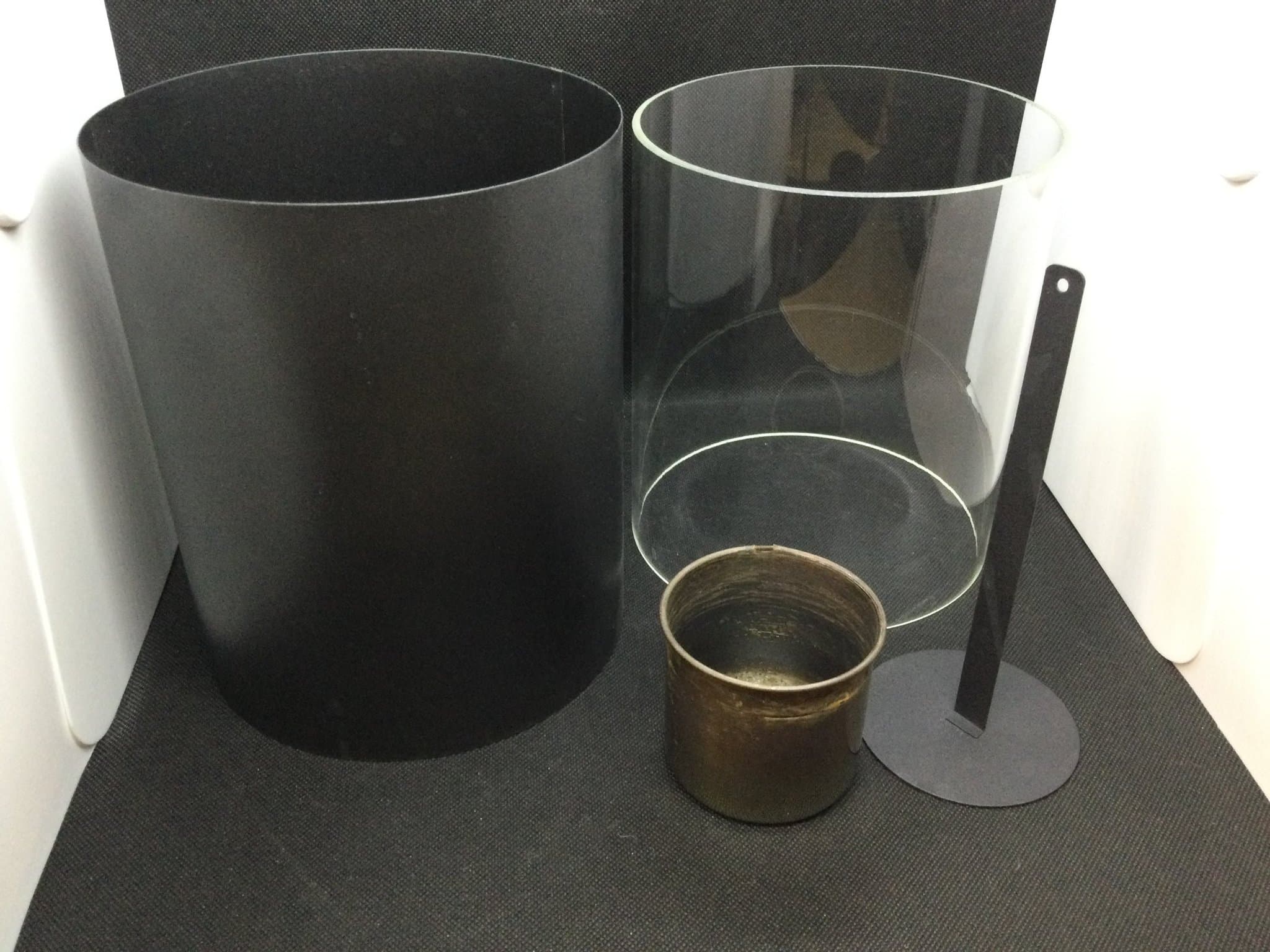 Liten inomhus eldstad för spisbränsle.