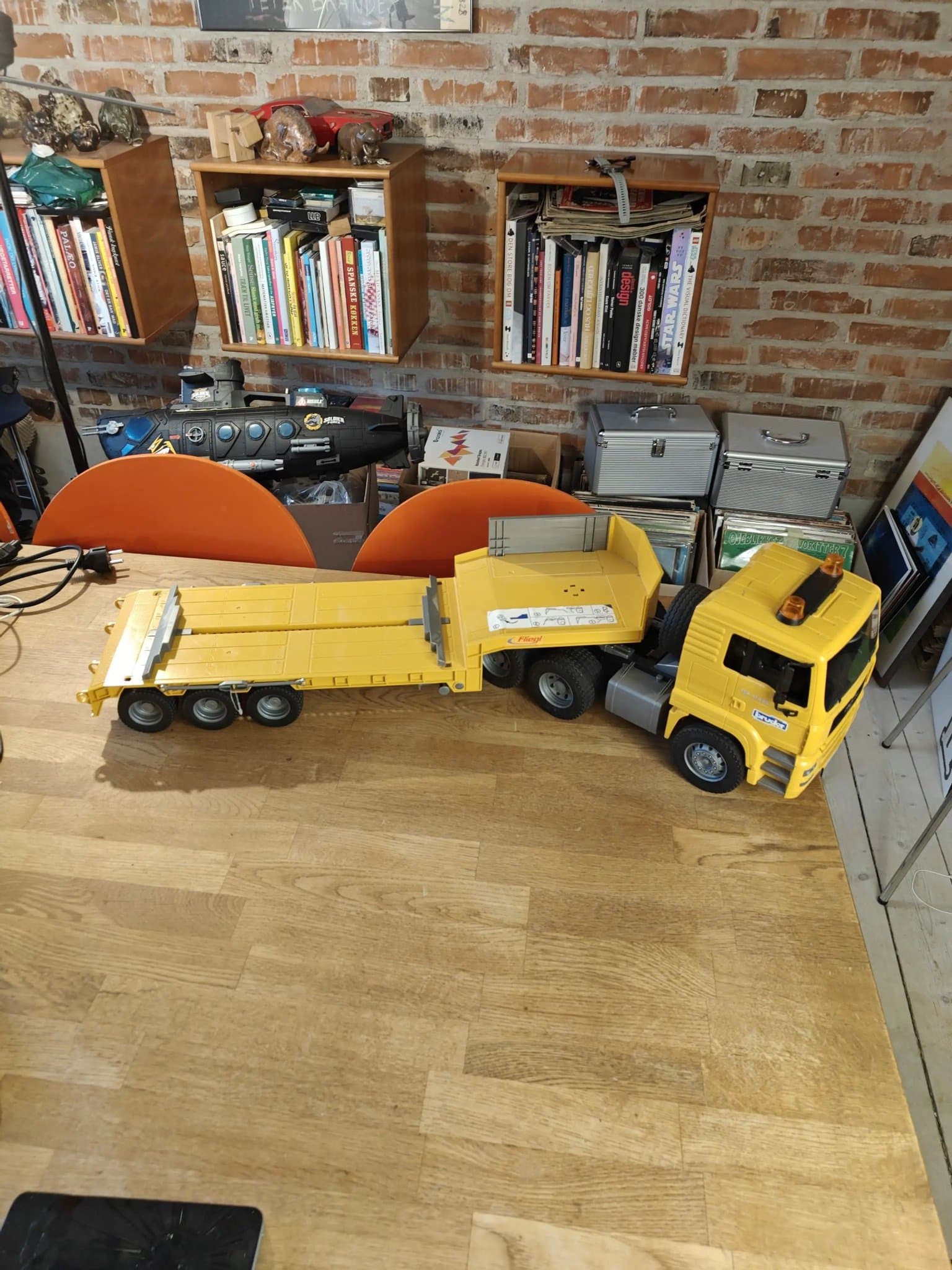 Bruder MAN TGA 41.440 blokvogn med trailer