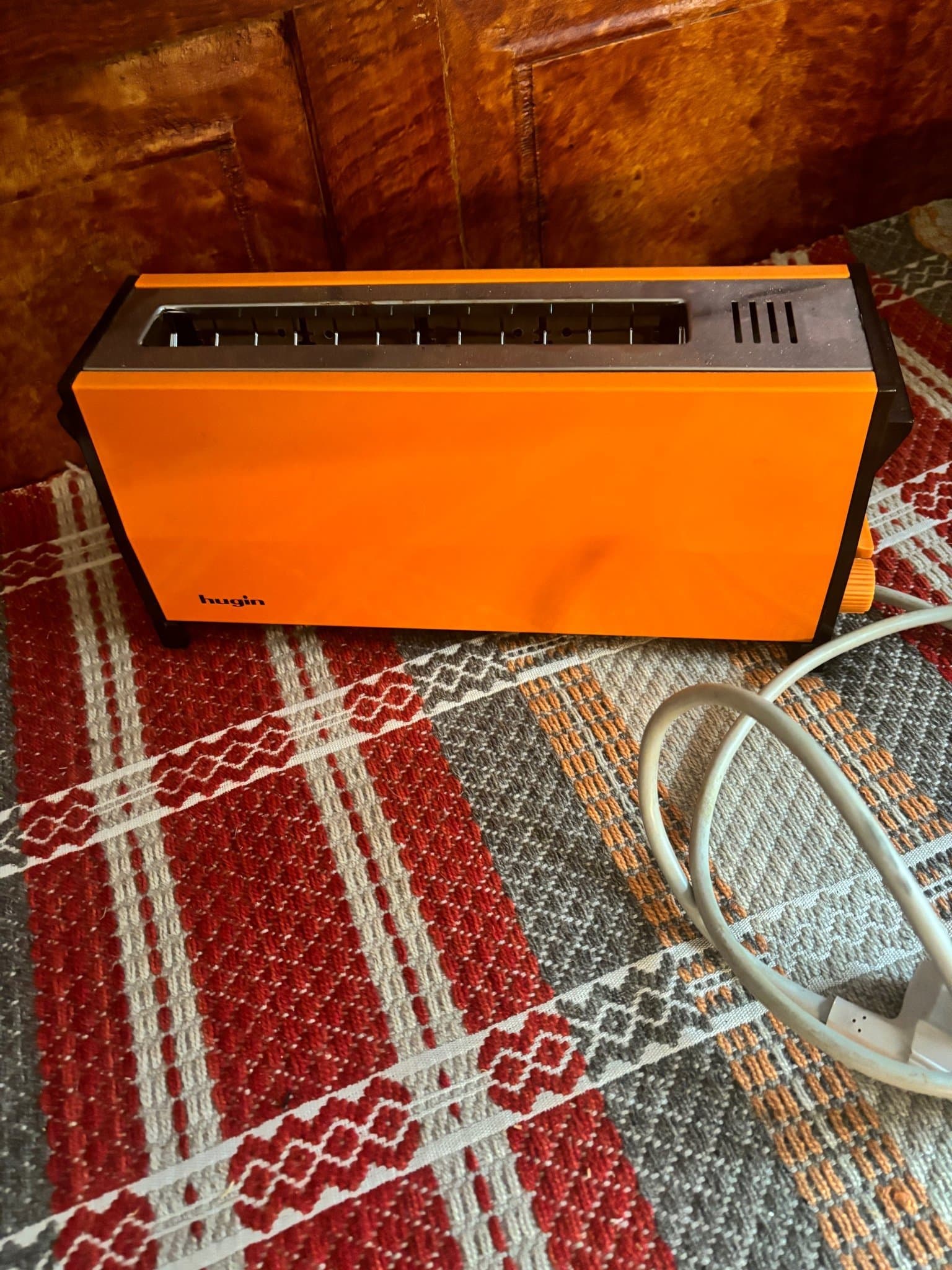 Hugin. Brödrost. 70 tal i nyskick