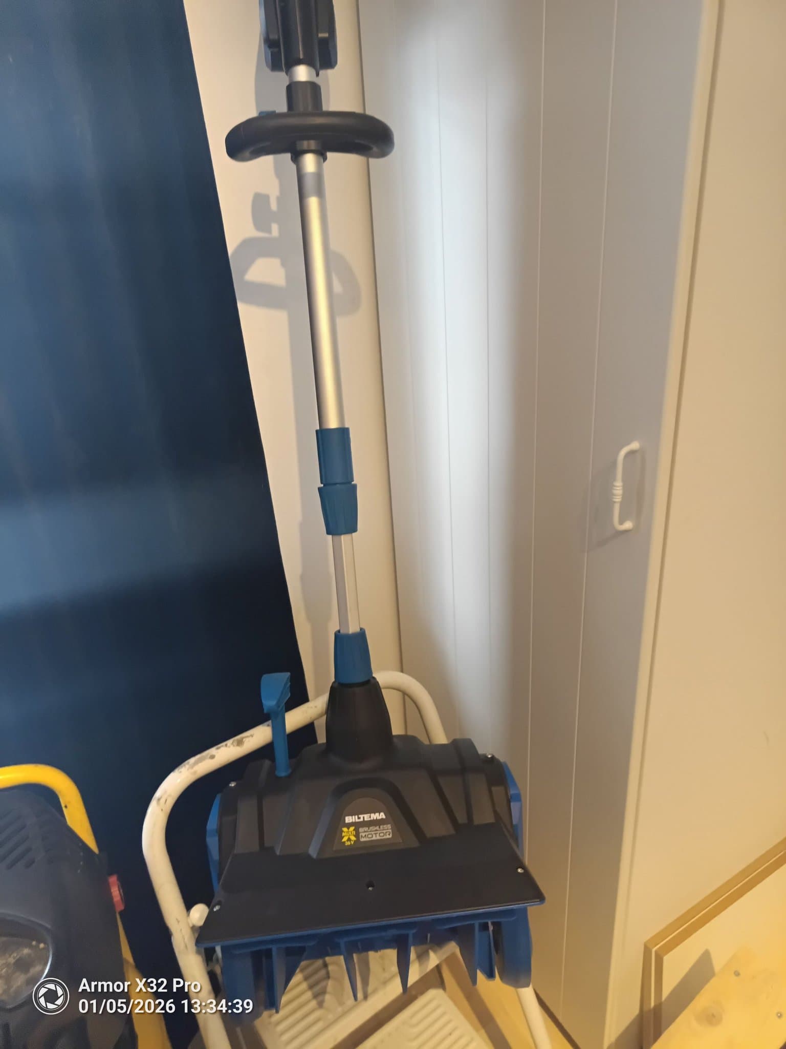 Biltema Multi X 36V Borstlös Motor Snöslunga