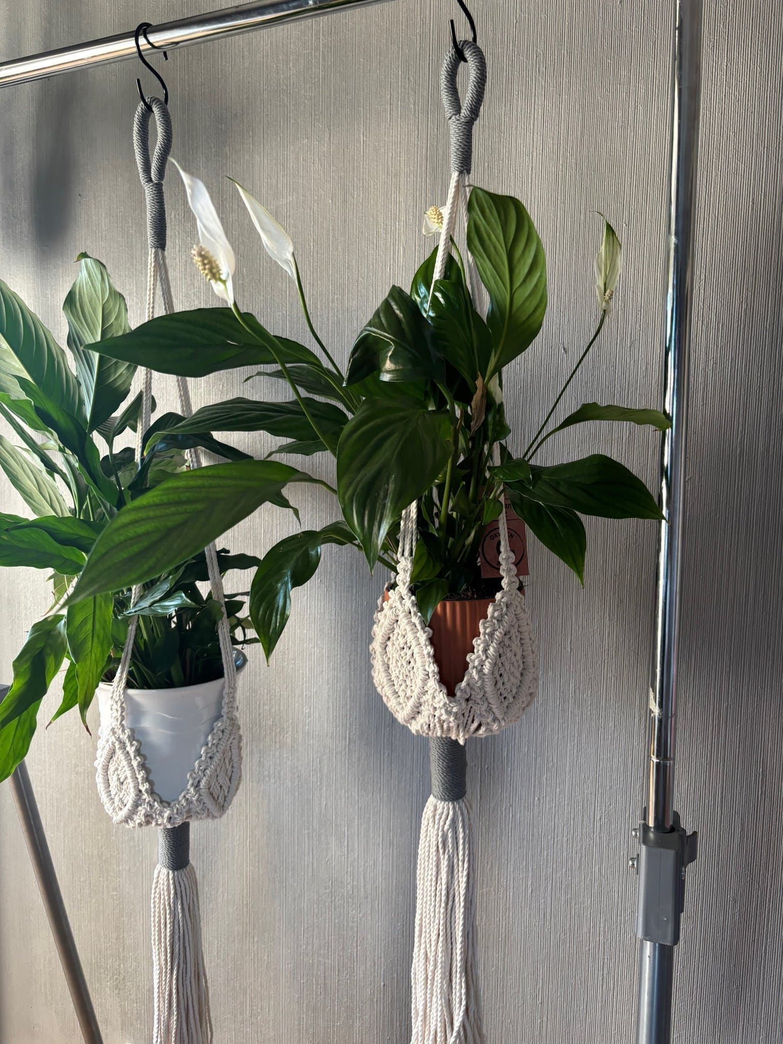 Två stora amplar i makramé KASSIE/KATIA