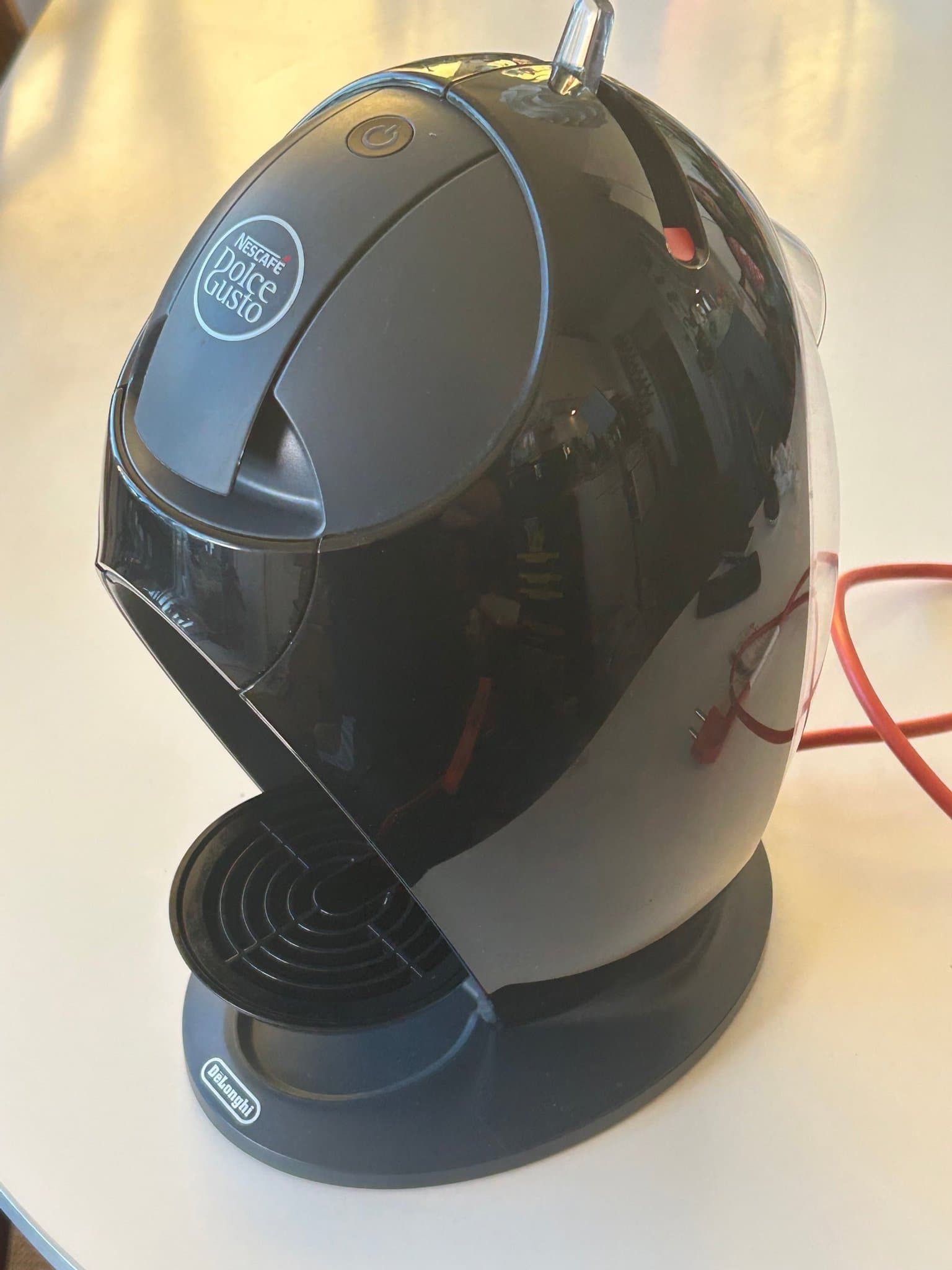 Nescafé Dolce Gusto Jovia kapselmaskin – svart högglans – kompakt & mångsidig