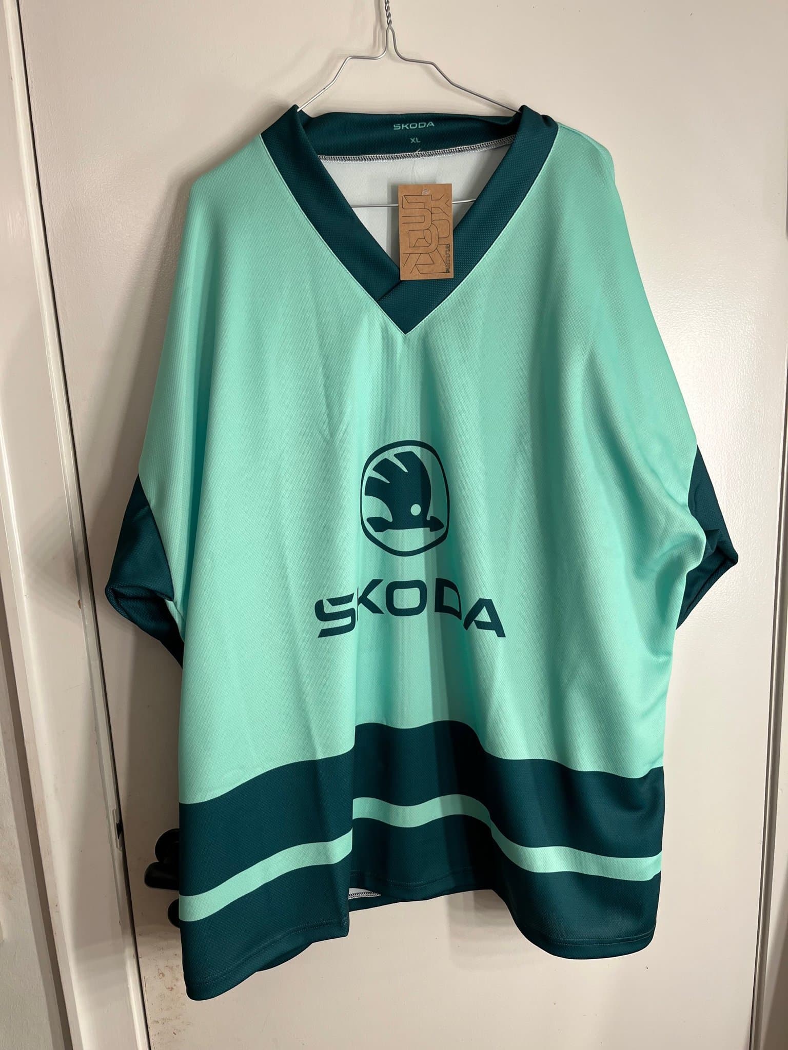 Skoda grön ishockeytröja, storlek XL