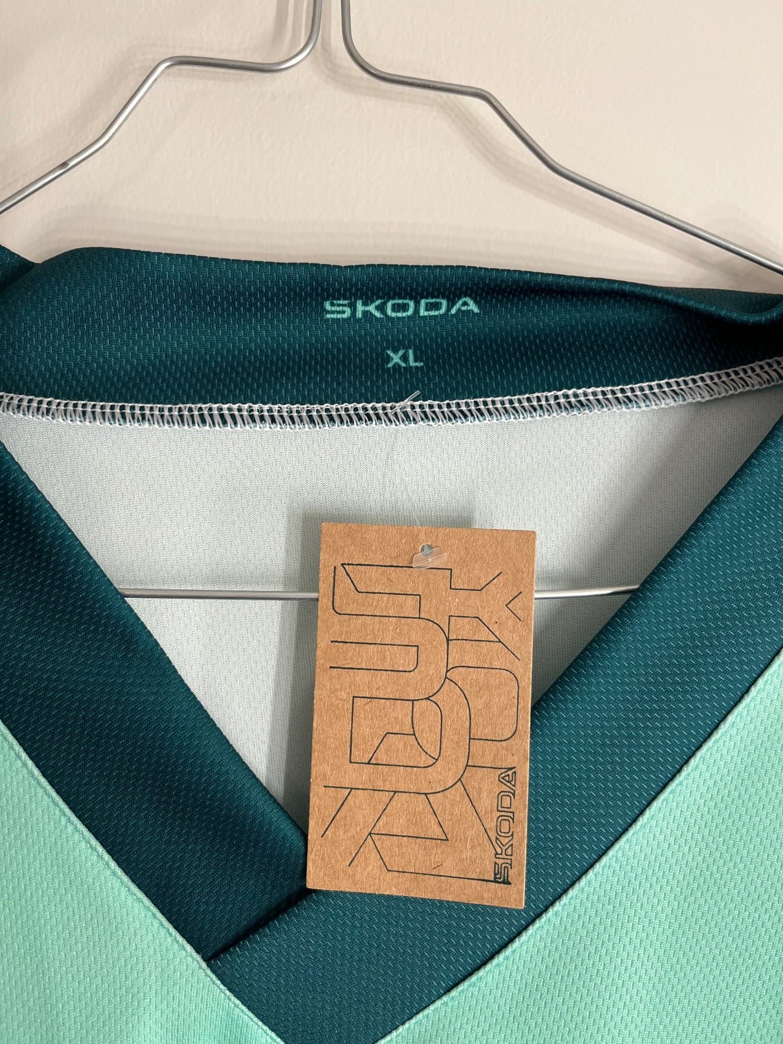 Skoda grön ishockeytröja, storlek XL