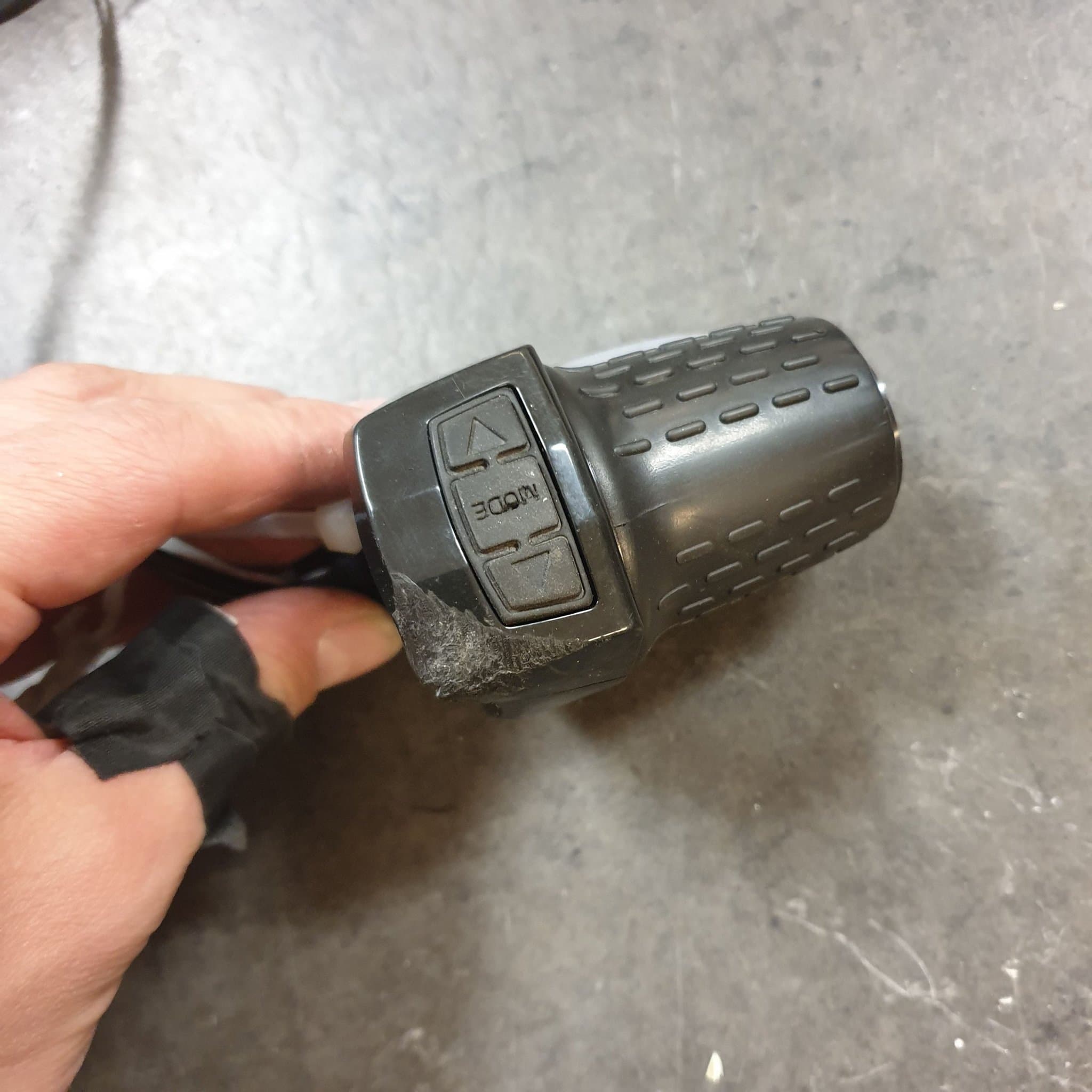 Elcykel tumgas (defekt, glapp i knapp, reglaget och sensorn kan vara intakt