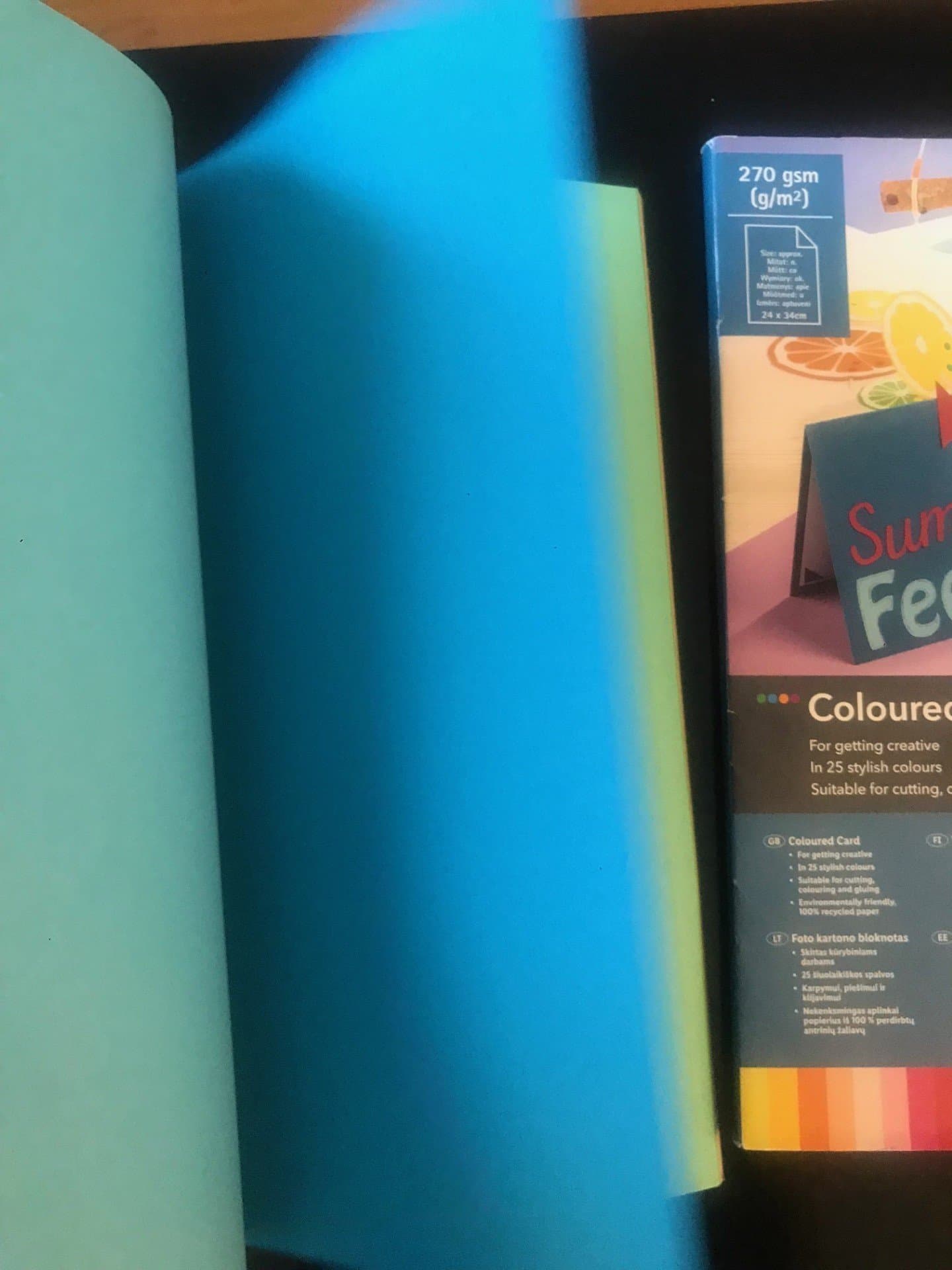 Stort paket med pyssel- och skrivmaterial