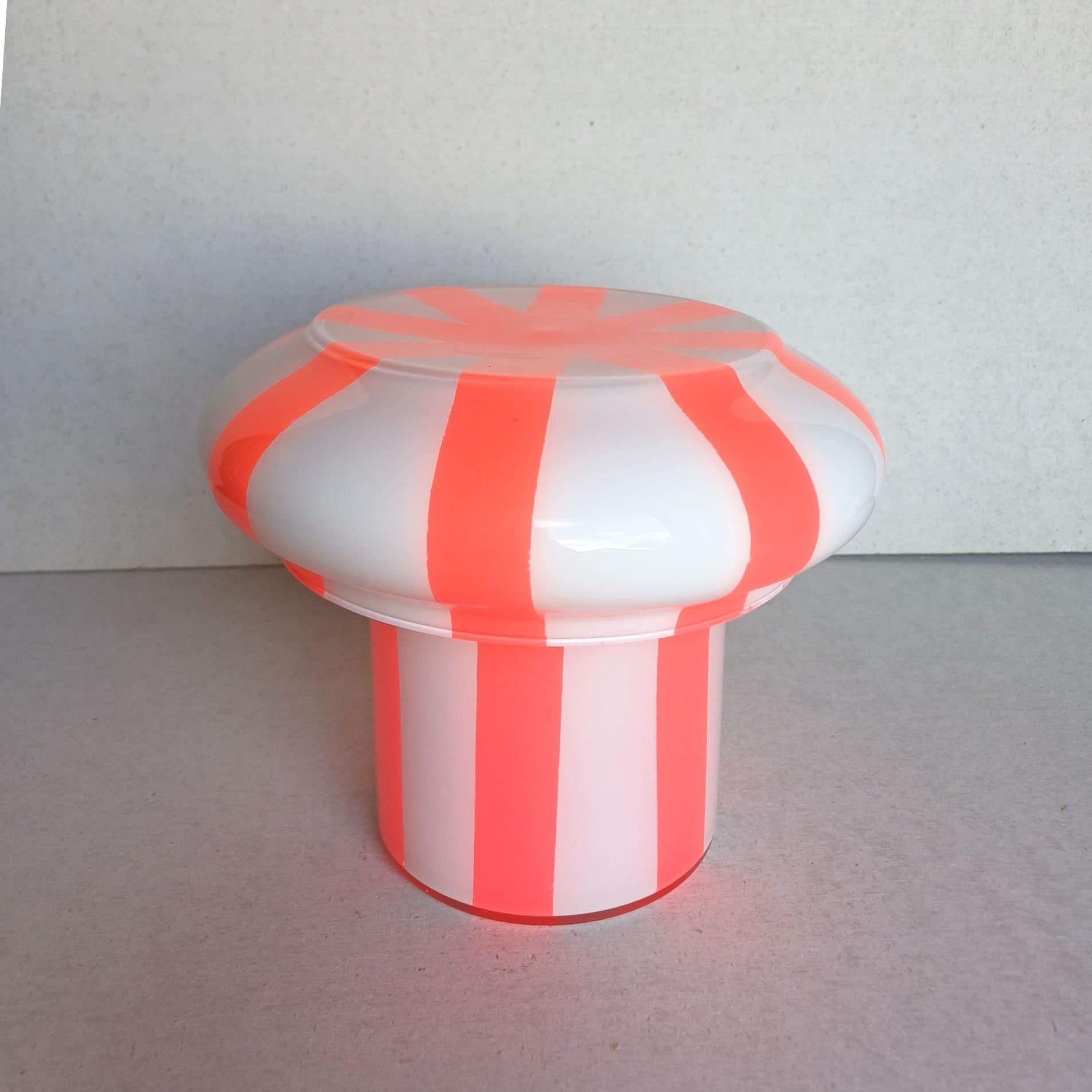 Unik lampa, dekorativ glas design konst, återbruk hållbart rosa färg handgjord