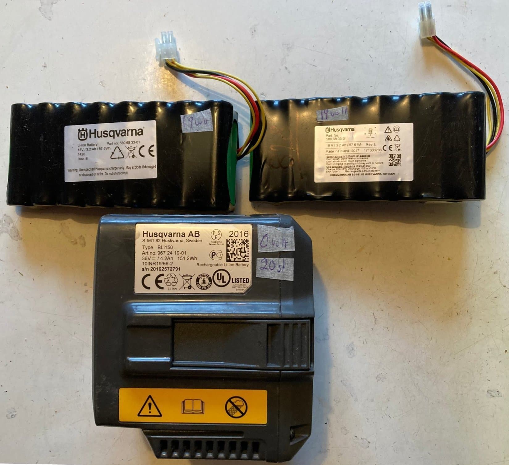 40 st 18650 Li-ion. 0-19volt defekta robotgräsklippare mm.Kan va hela celler med