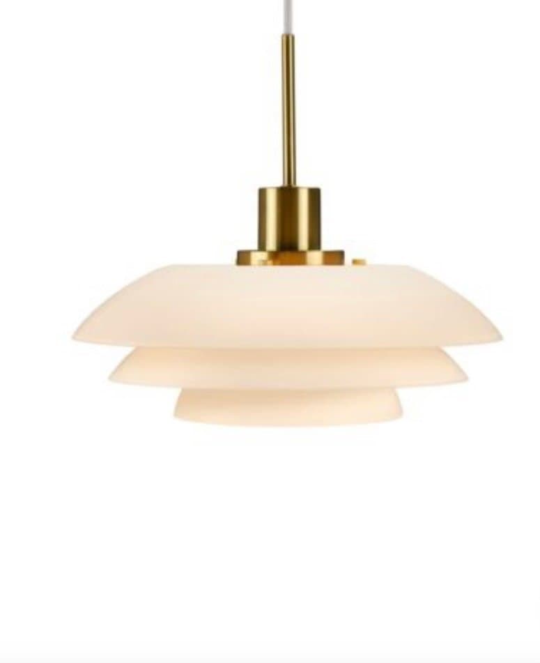 Dyberg Larsen DL31 Pendel i opalglas och borstad mässing