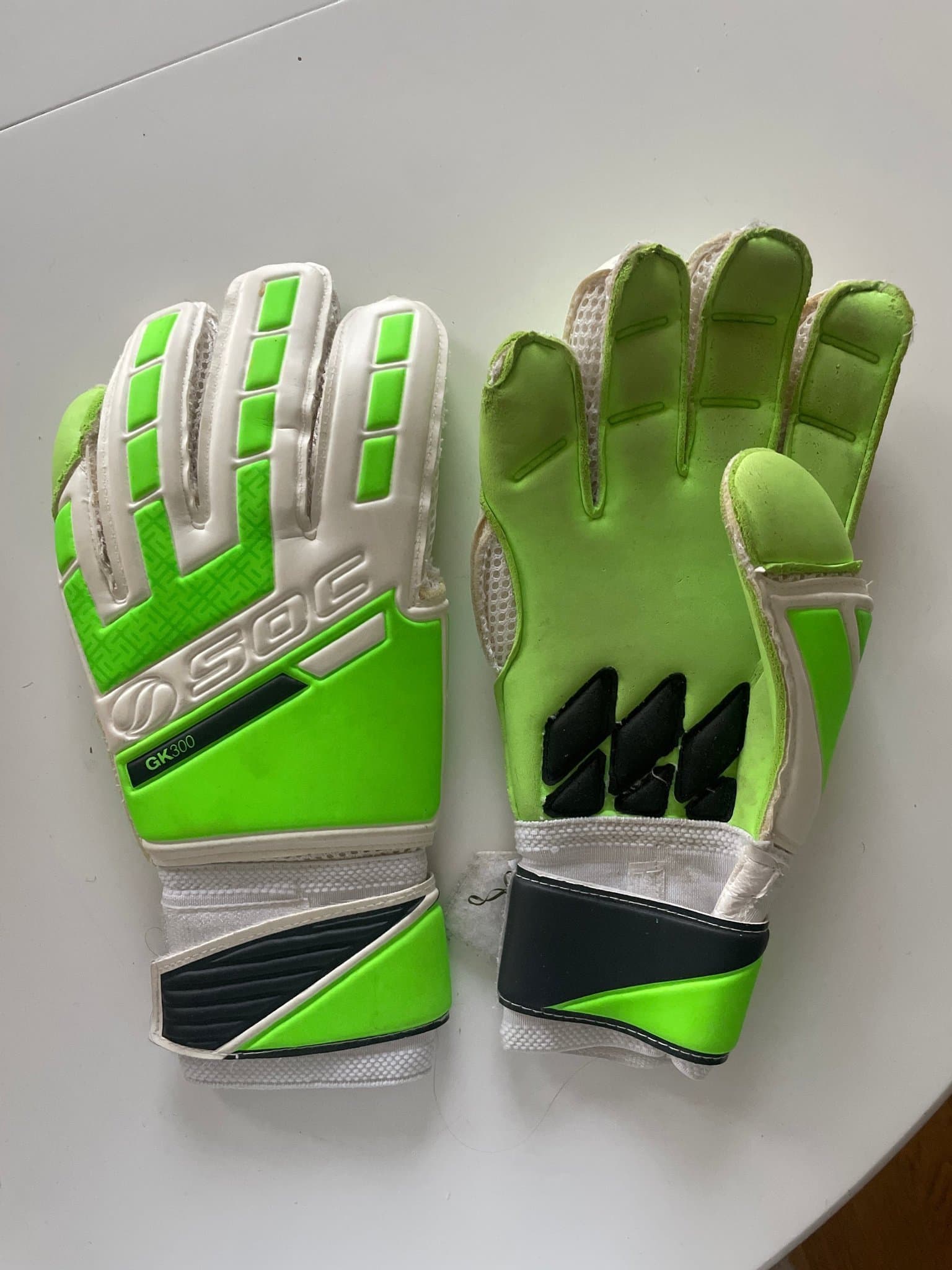SOC Målvaktshandskar Storlek 8