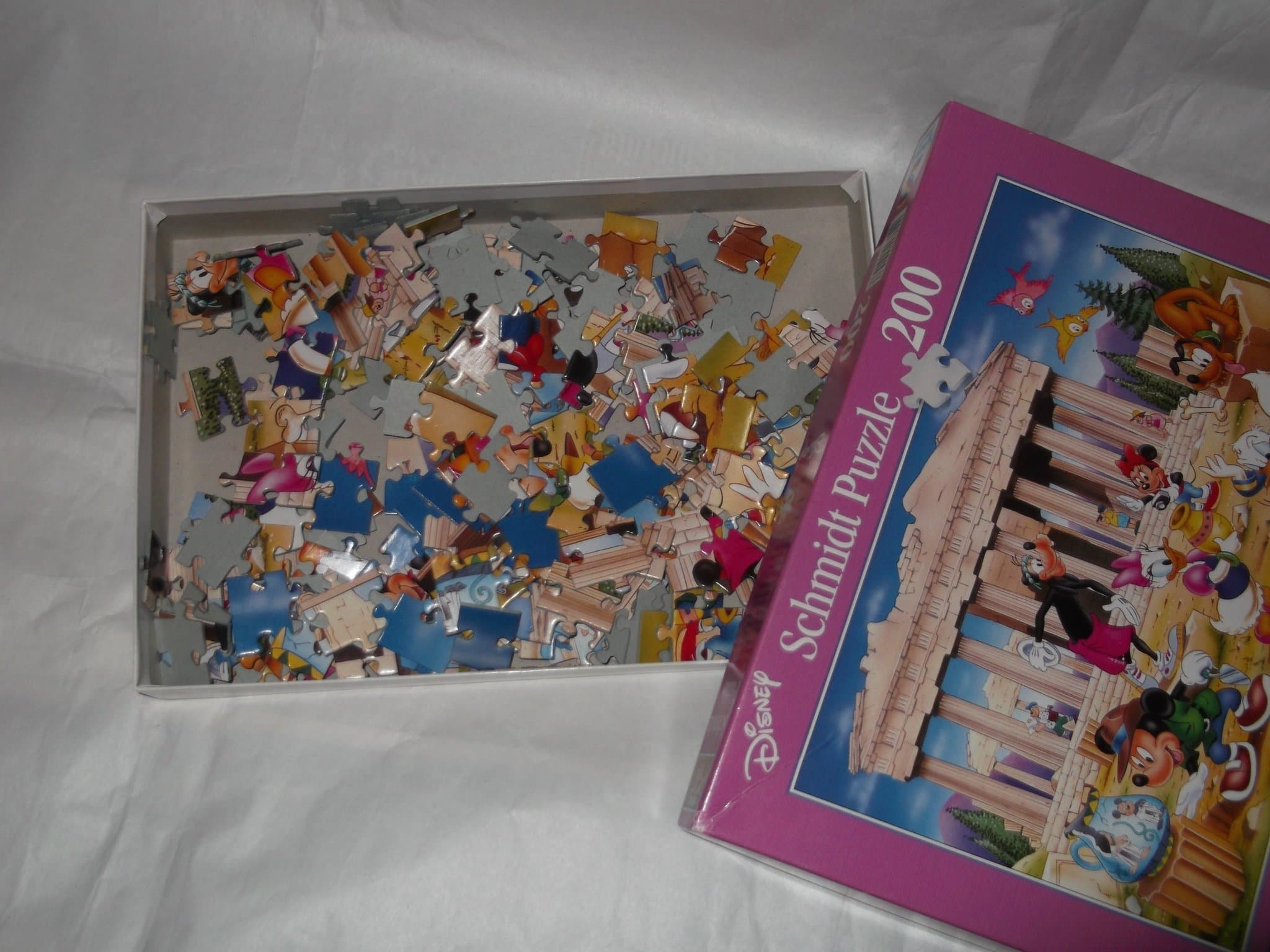 DISNEY pussel 200 bitar Musse Pigg i Aten Kalle Anka Mimmi Kajsa Pluto Långben