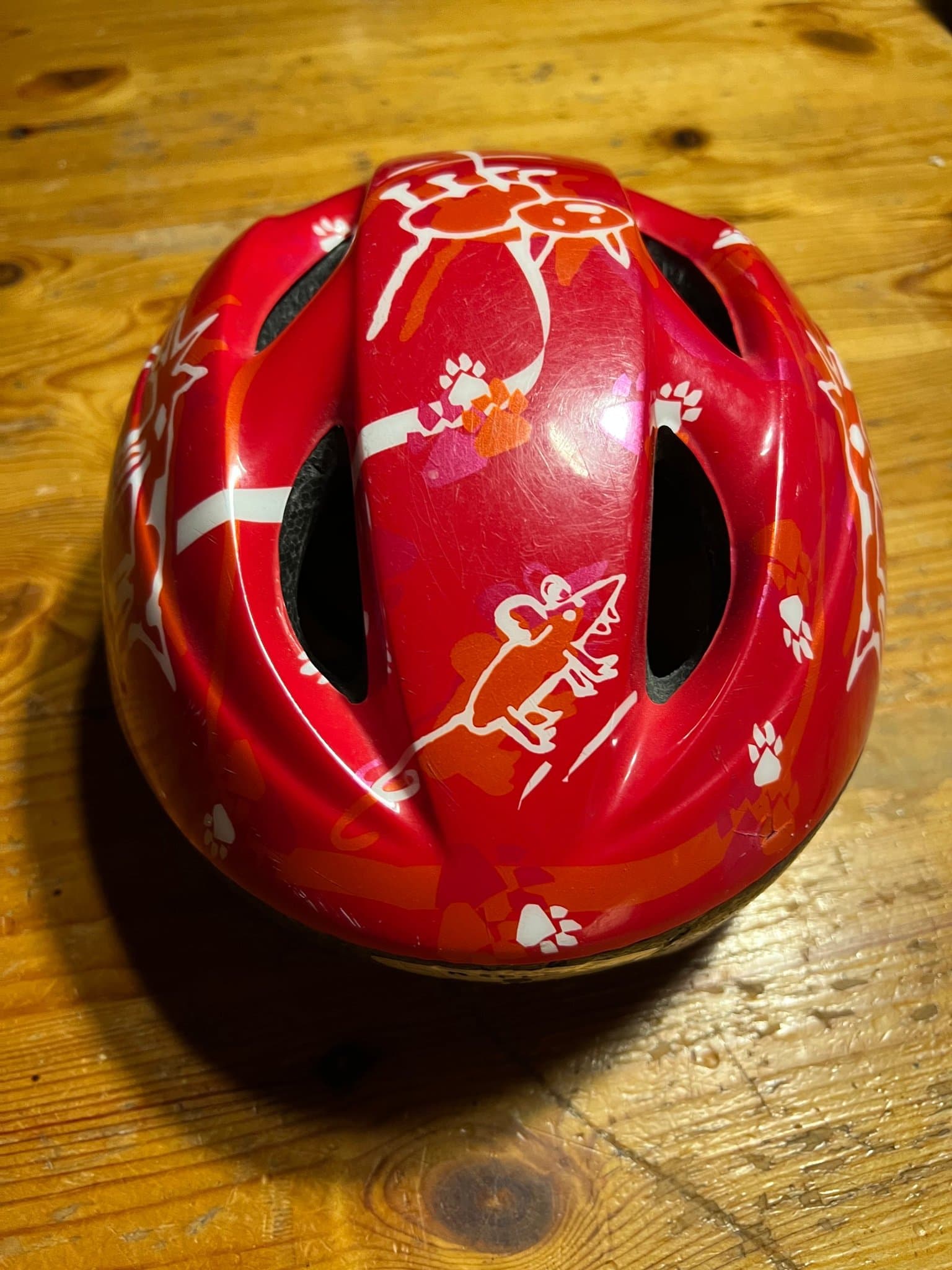 MET Buddy barnhjälm, röd, storlek 46-52