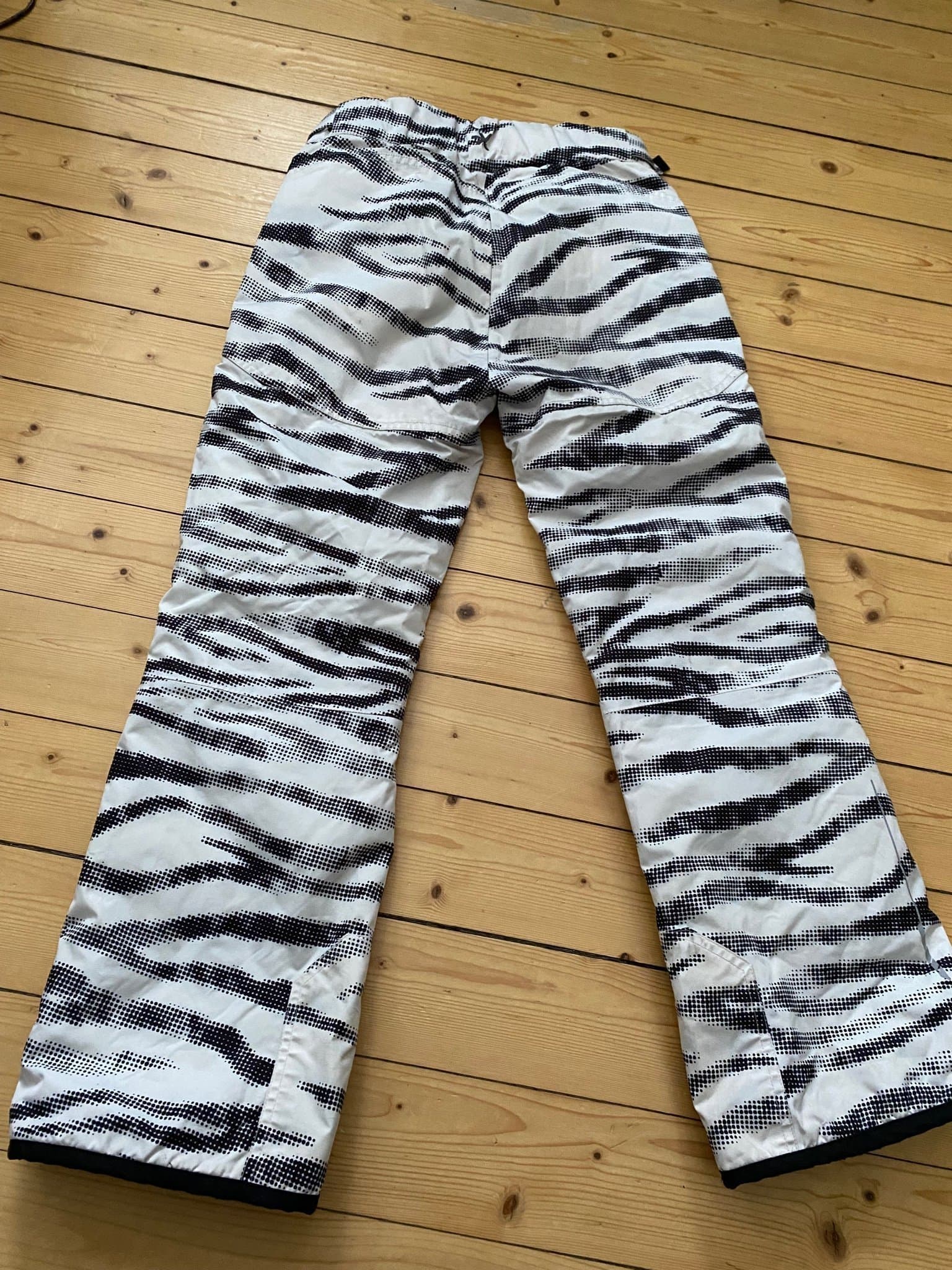 Skidbyxor från Everest i storlek 164