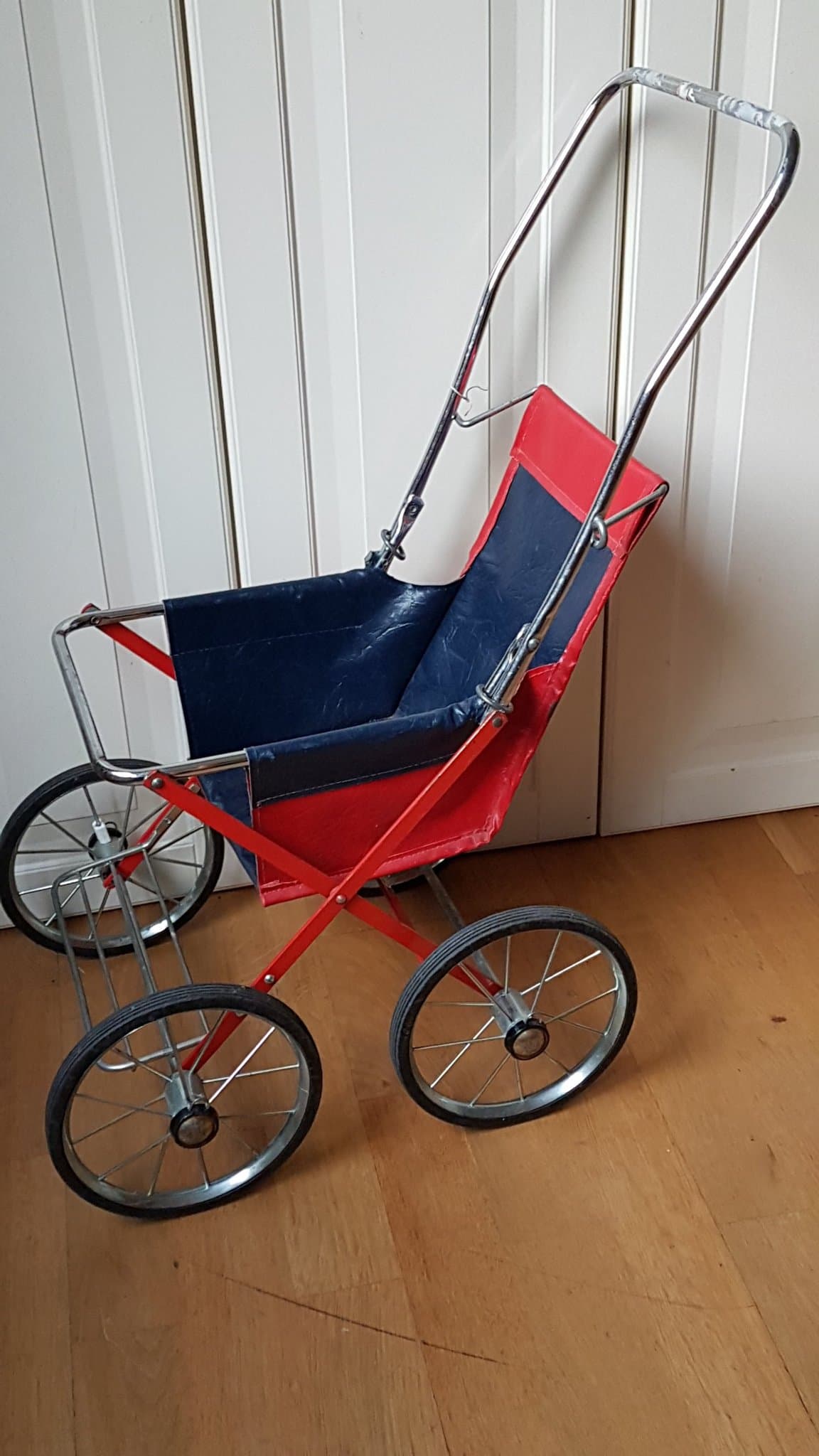 Retro Emmaljunga Dockvagn