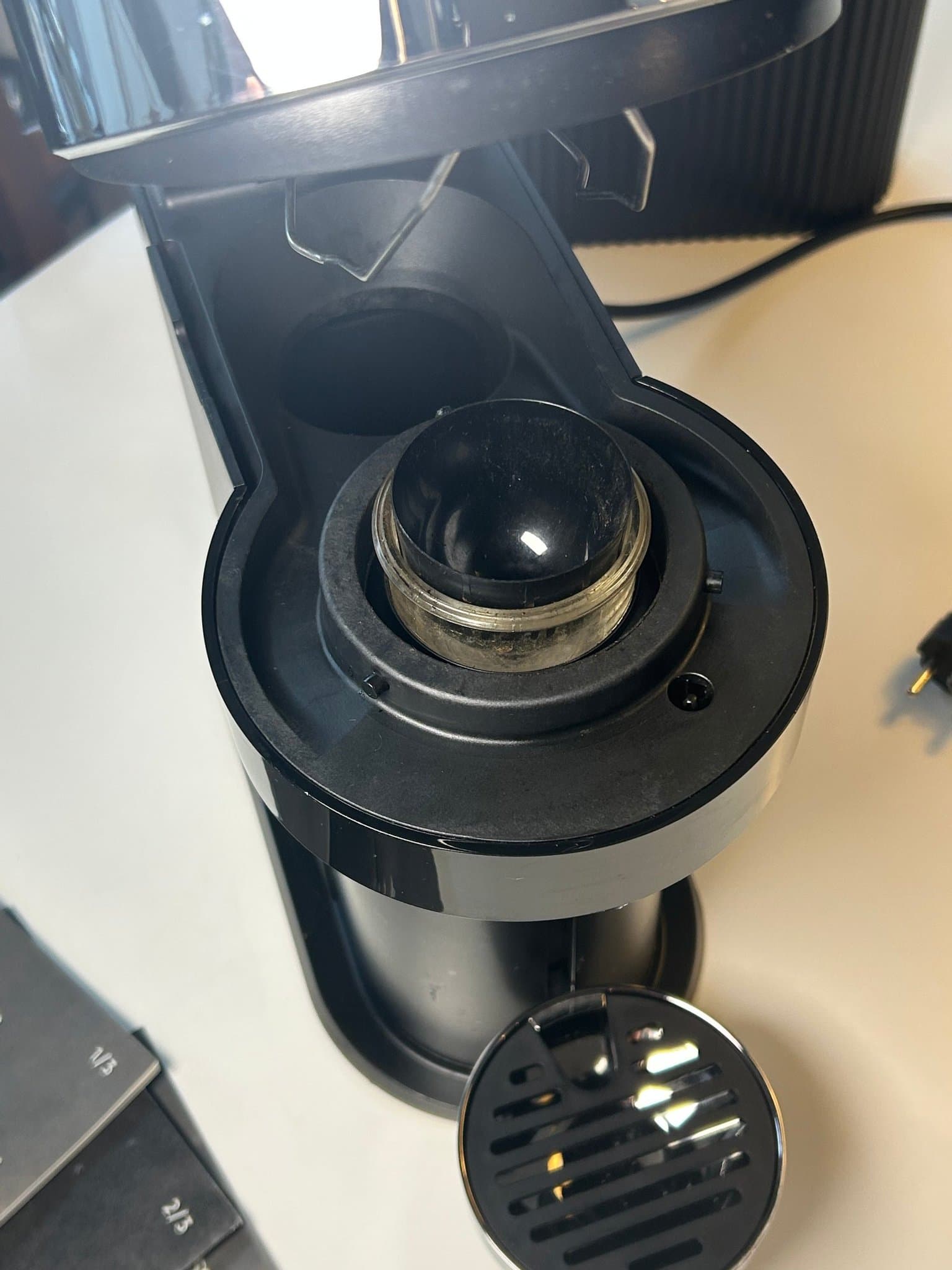 Nespresso Vertuo Next C Dark Chrome inkl. recyckling spand