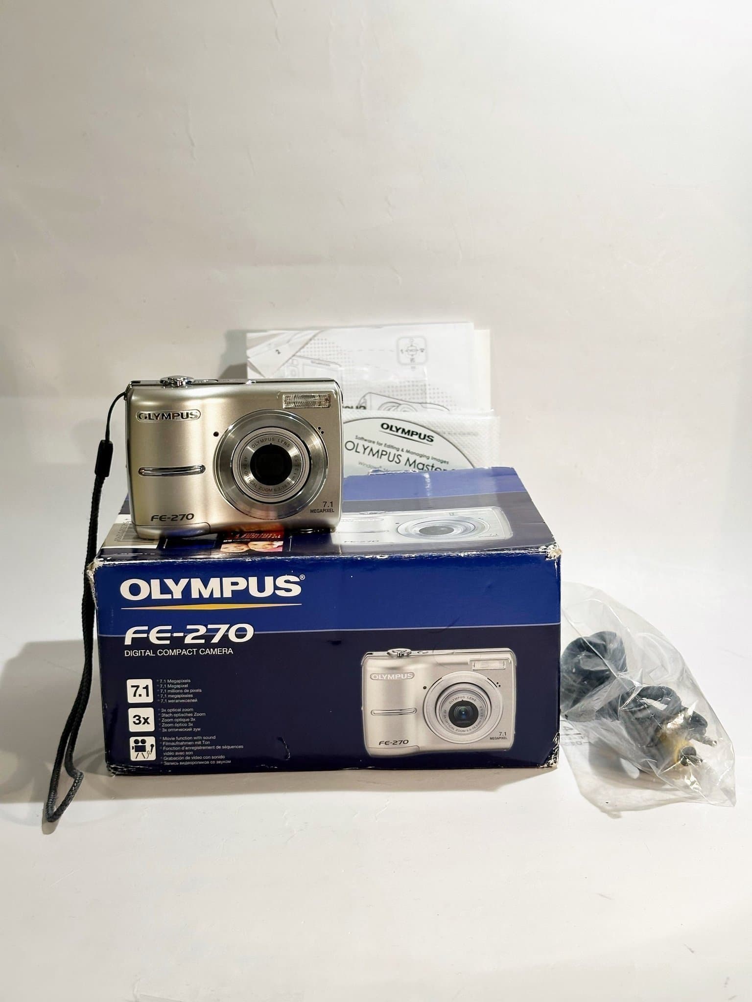 Olympus FE-270 Digitalkamera Med Original Låda - Super Skick!