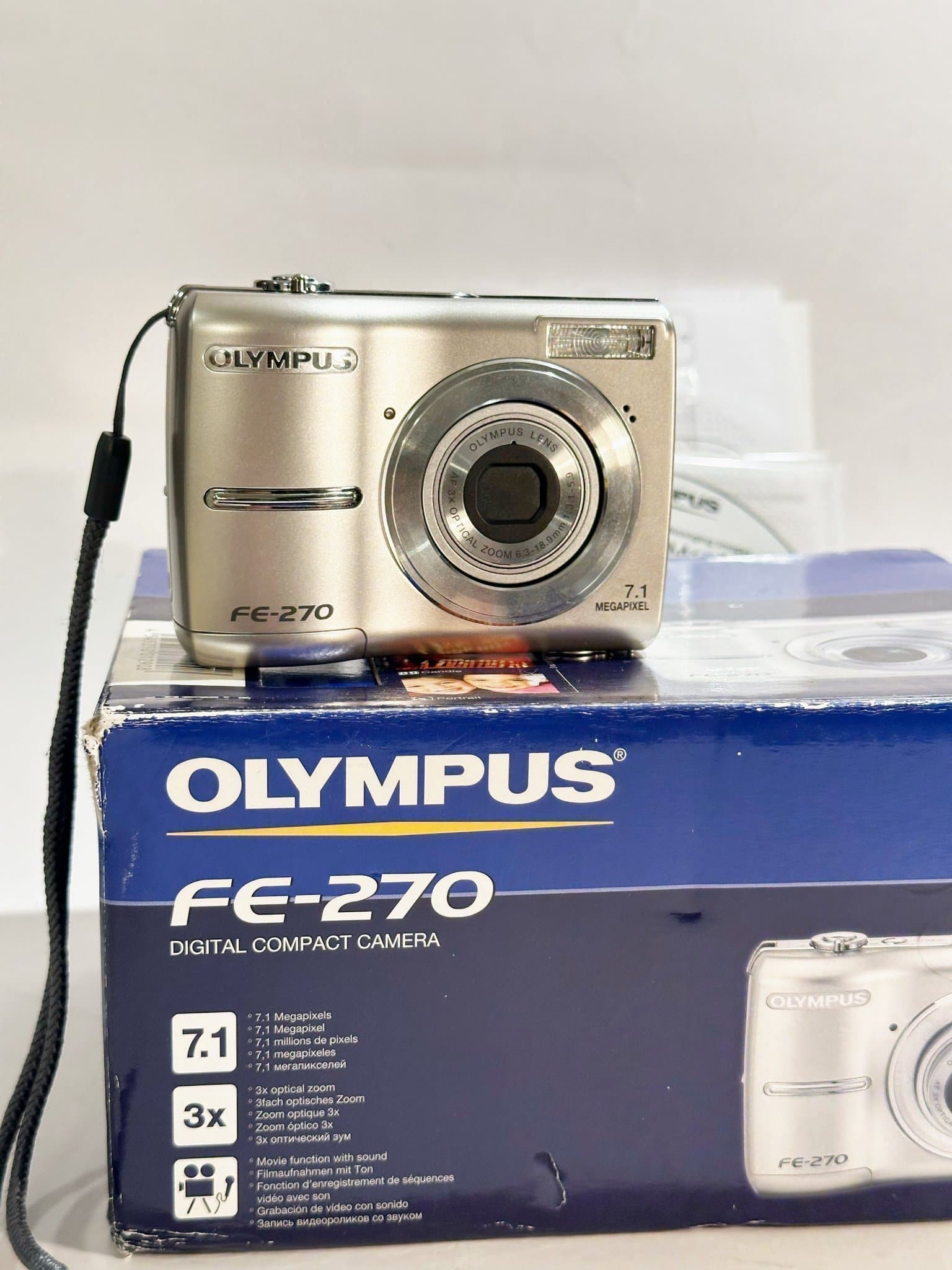 Olympus FE-270 Digitalkamera Med Original Låda - Super Skick!
