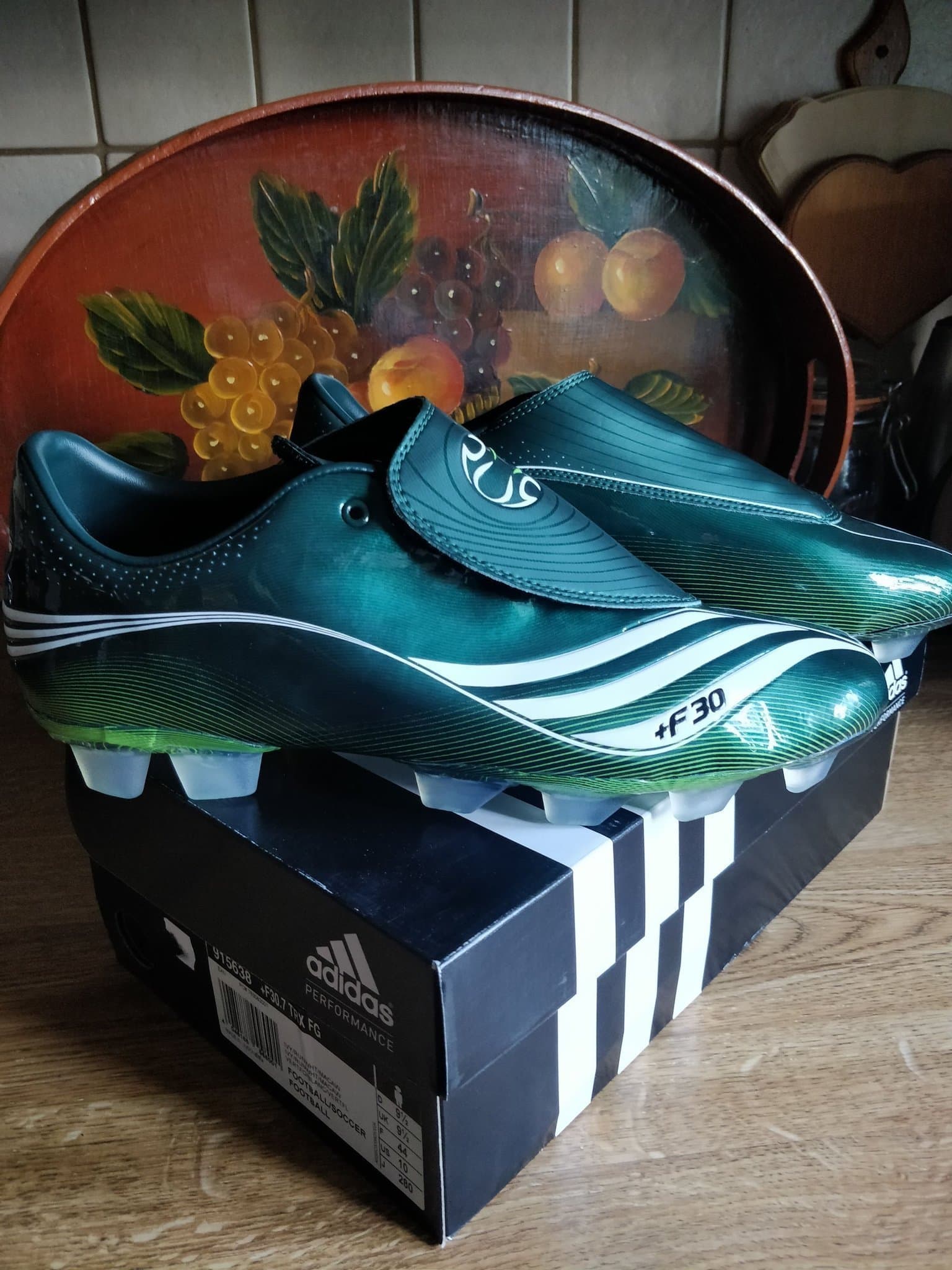 Adidas F30.7 TRX FG Fotbollsskor för gräs. Grön Strl 44(43), Nya