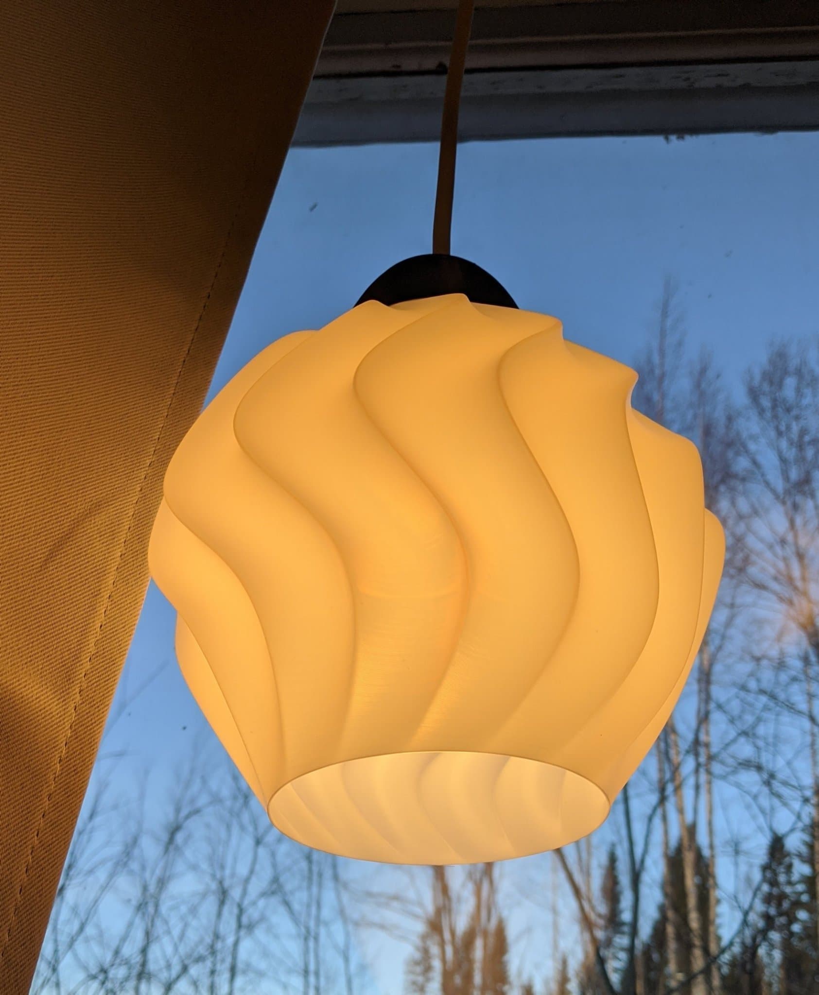 Fönsterlampa "Swing", vit