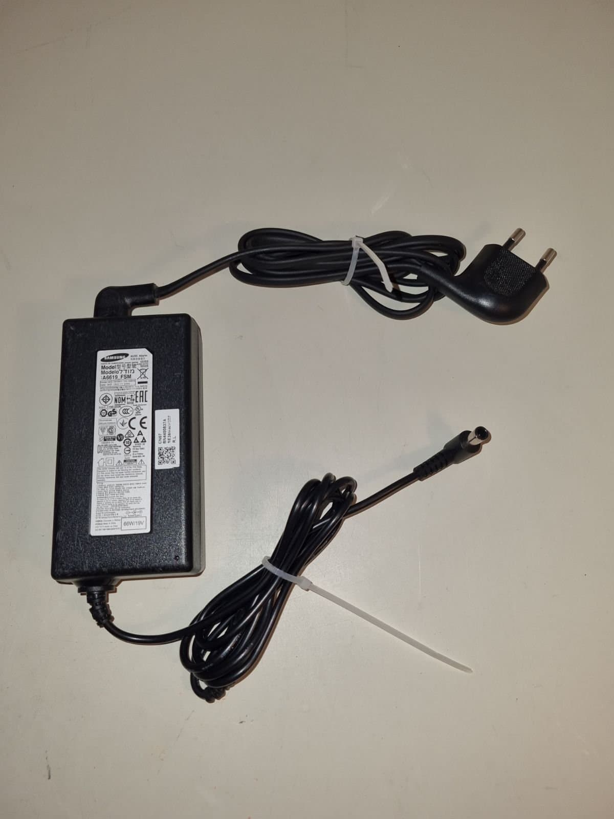 Orginal Samsung laddare 66w/19v