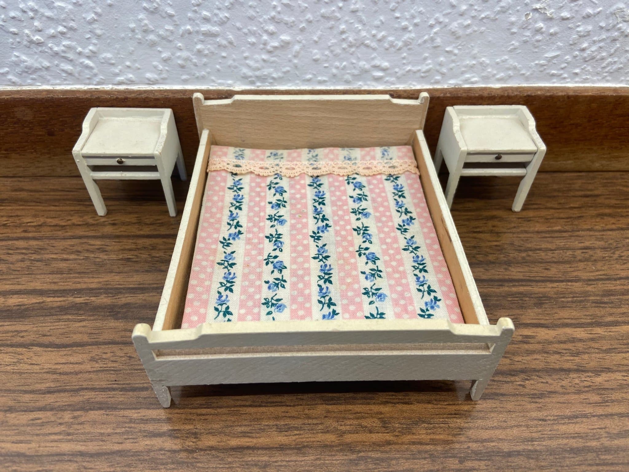 Lundby - Lerro - Säng - Sovrum - Dockskåp