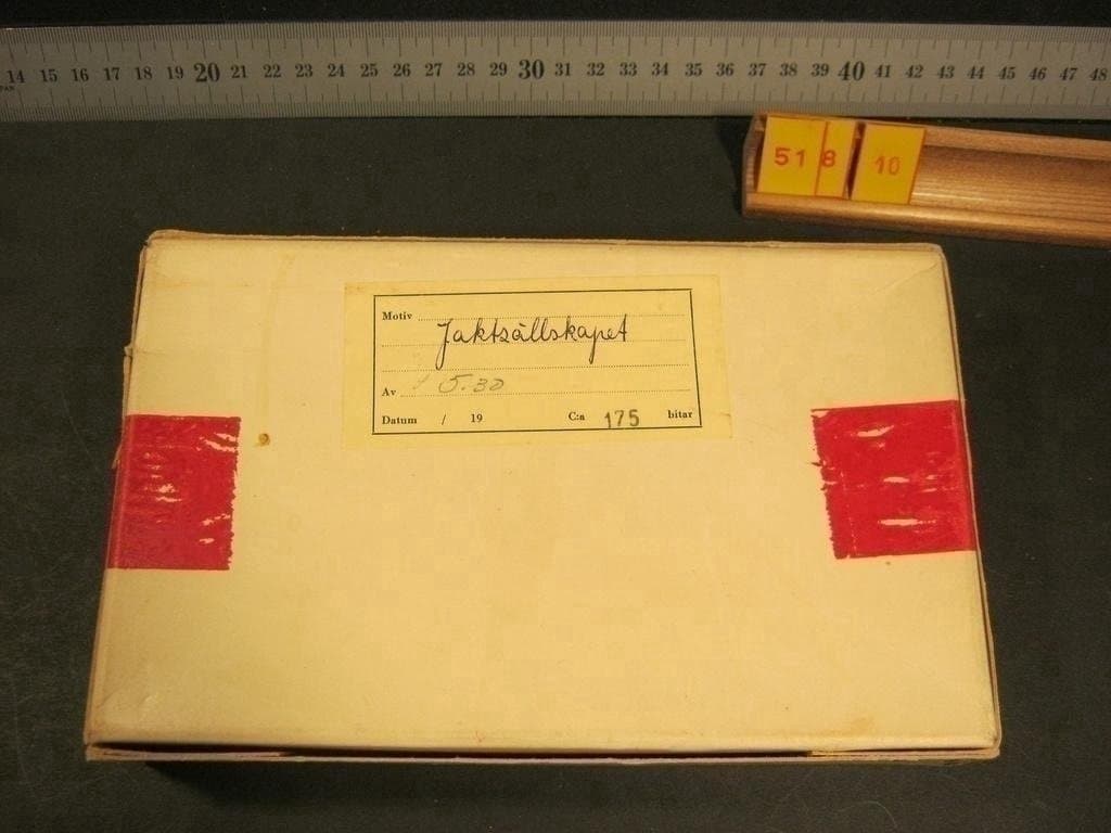 Wirsings Röda Asken, gammalt trä-pussel, 175 b, Jaktsällskapet, Mycket Fint skic