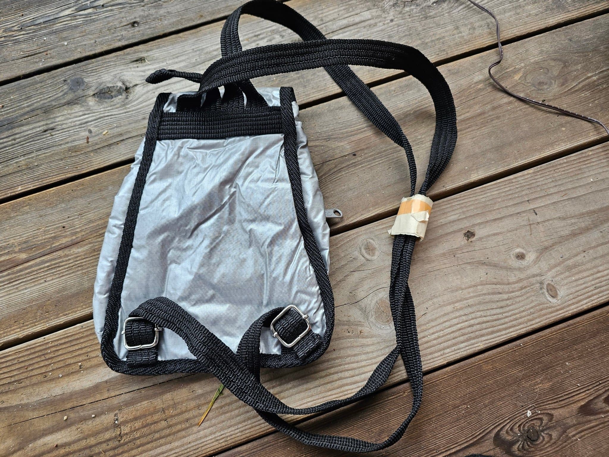 Cool Champion silverfärgad ryggsäck mini RETRO reflexig