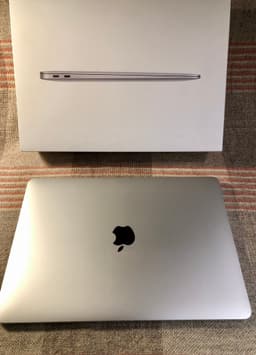 Apple MacBook Air 13,3 " med 16 GB minne. Nyskick!