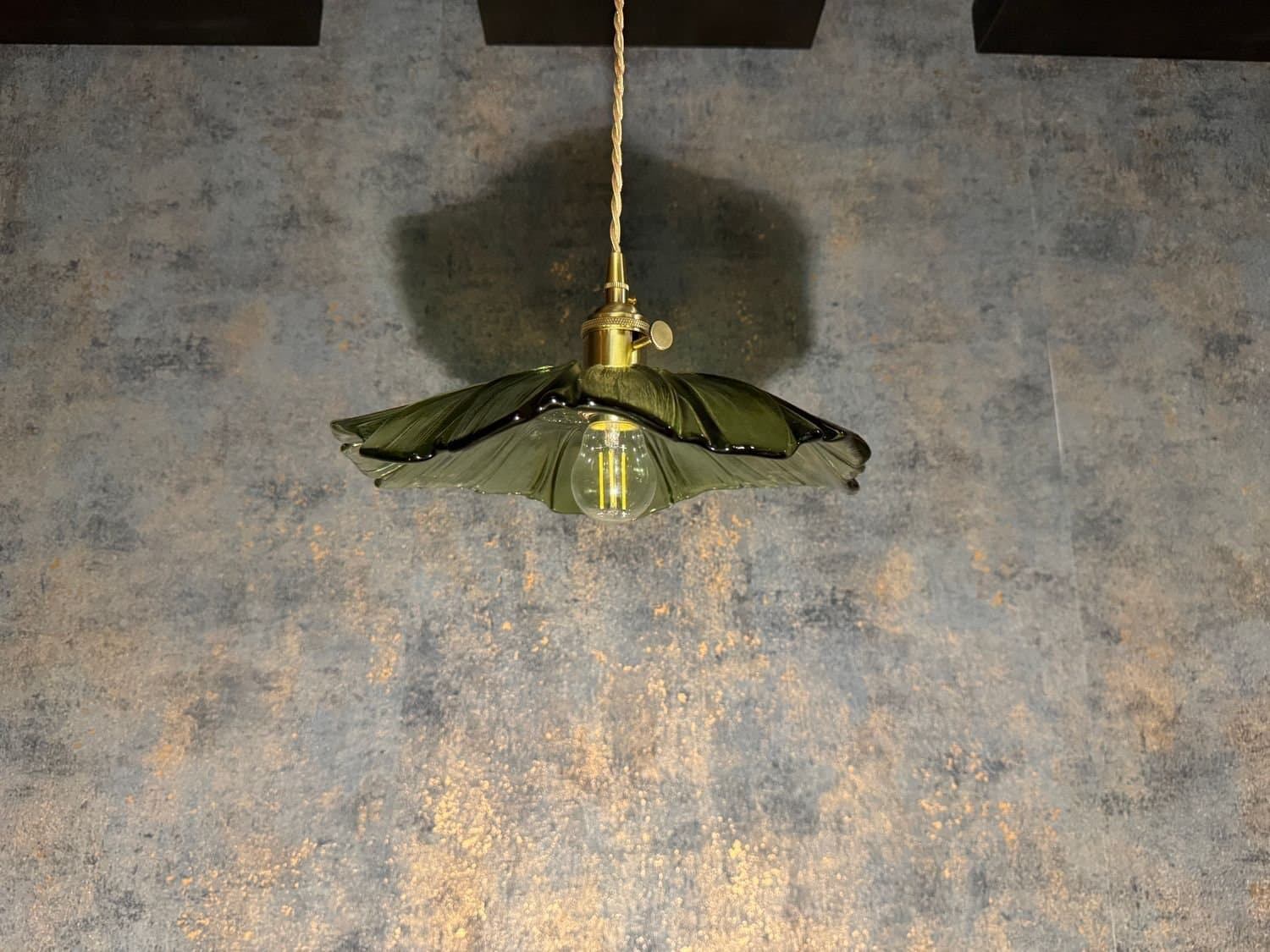 Pendellampa glas lotus Grön retrodesign