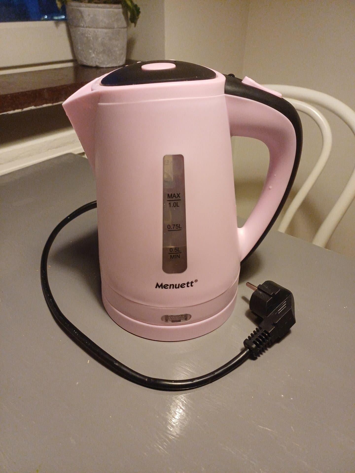 Menuett vattenkokare