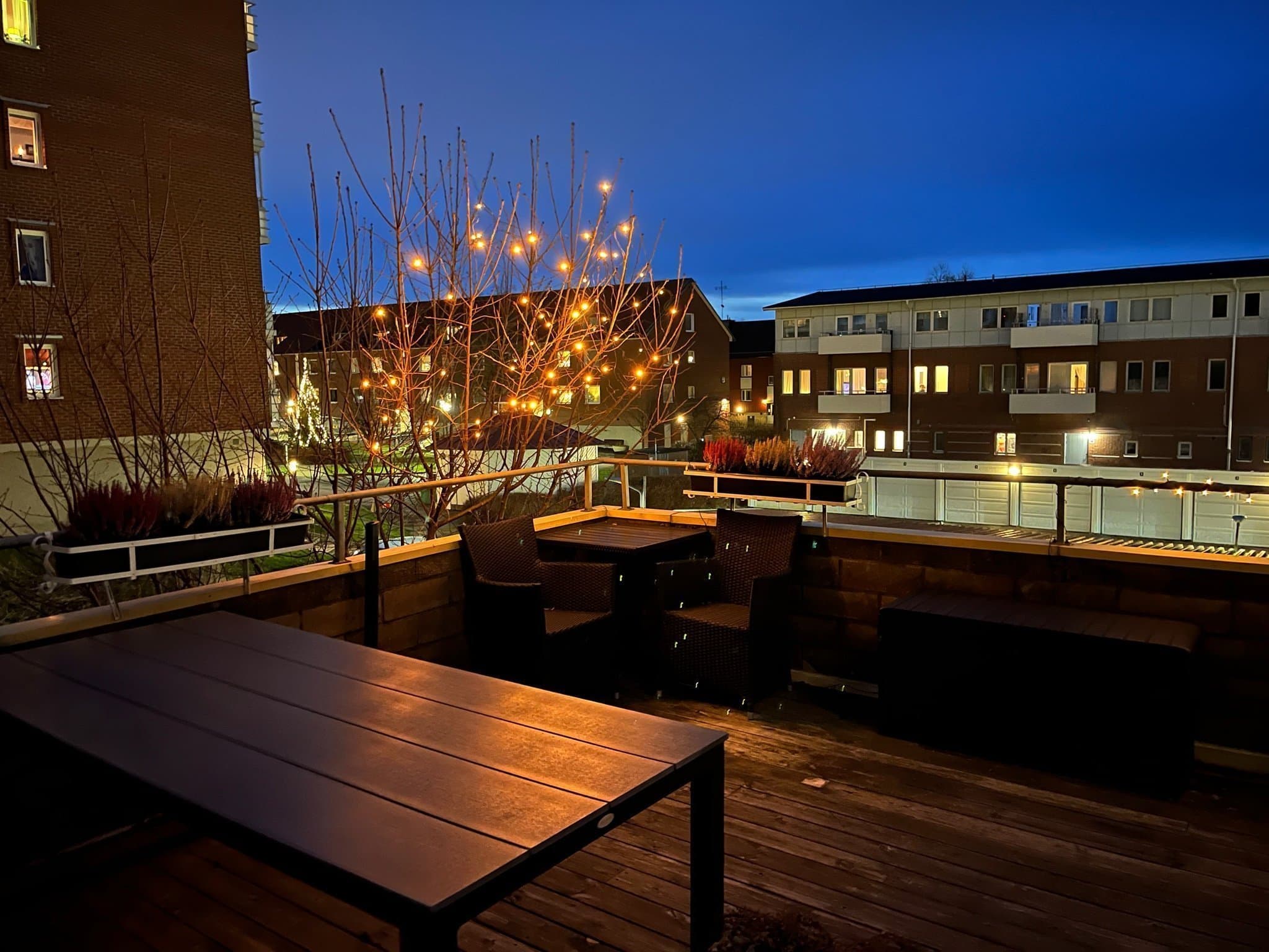 Konstsmide ljusnät julbelysning med ledlampor i guldfärg