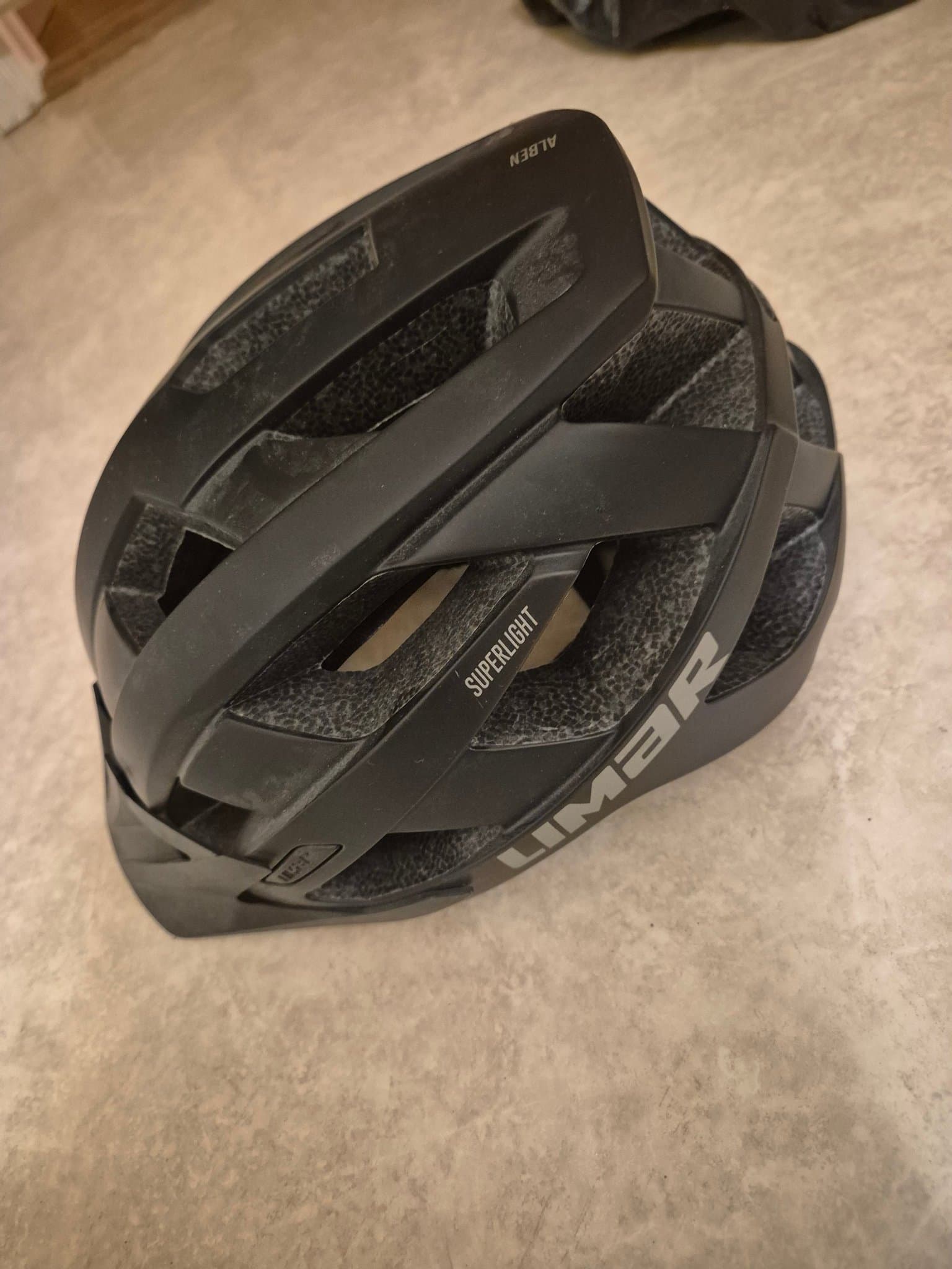 Limar Alben M Cykelhjälm, Svart, 53-57 cm