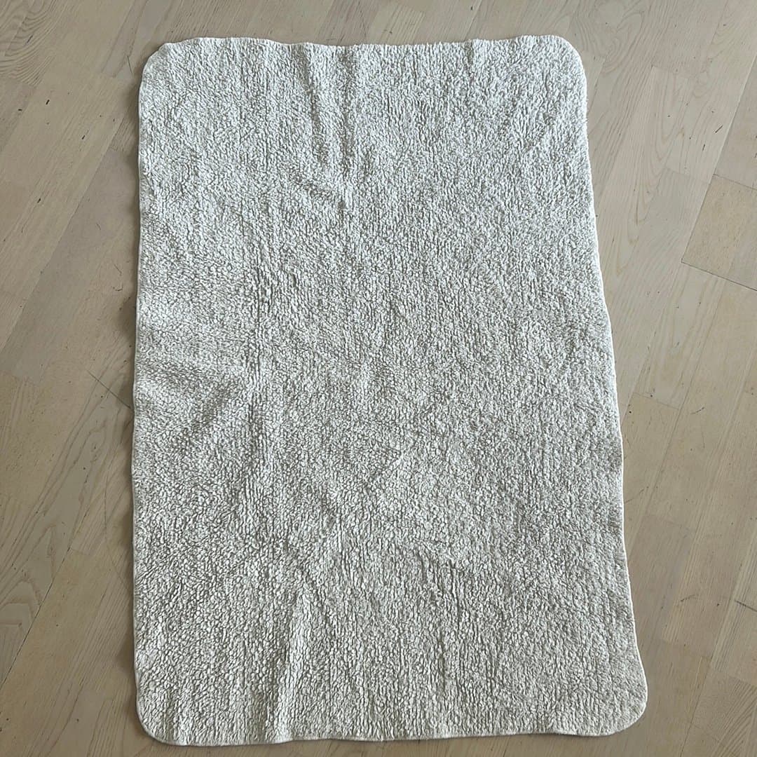 Vit badrumsmatta matta för toalett