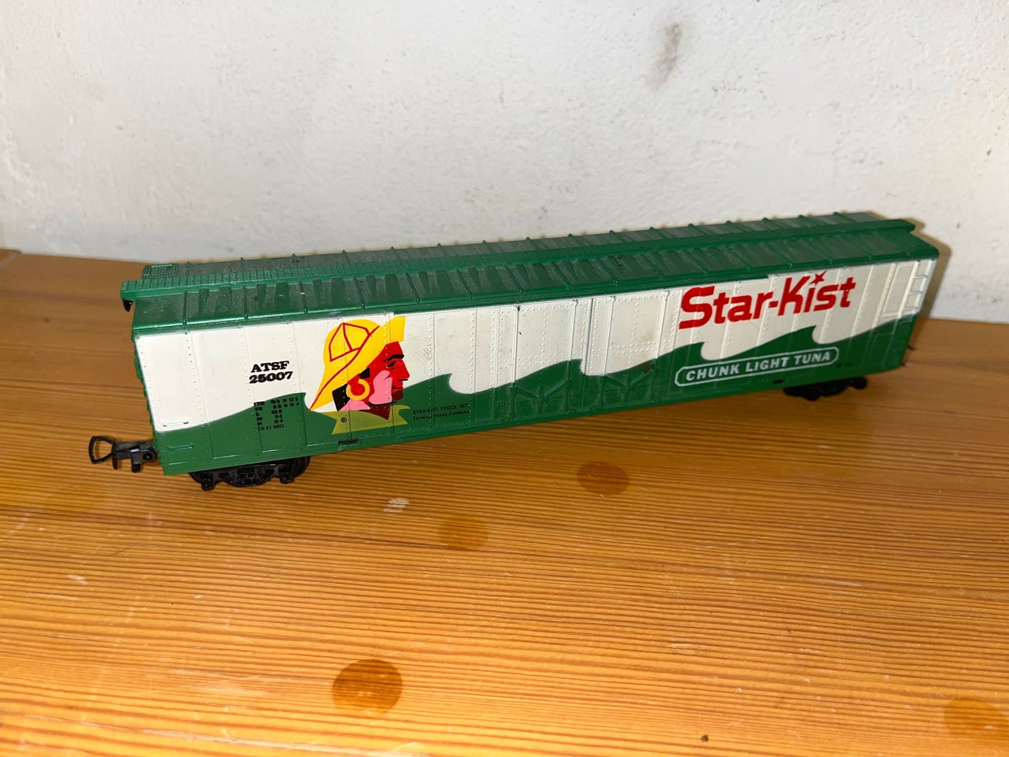 Amerikansk boggievagn, tillverkare Tyco. Skala H0