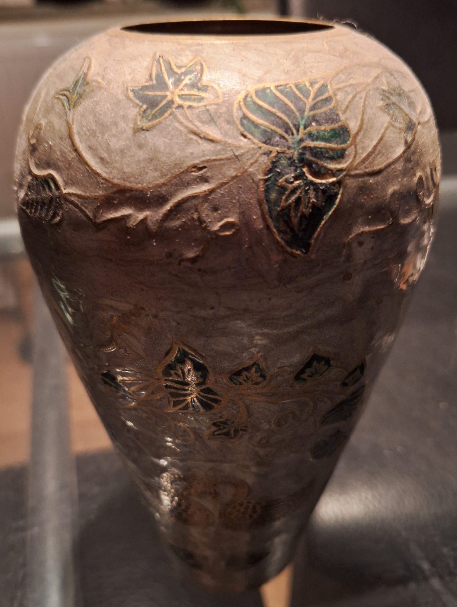 Dekorativ Vas med Svanar och Lövmotiv