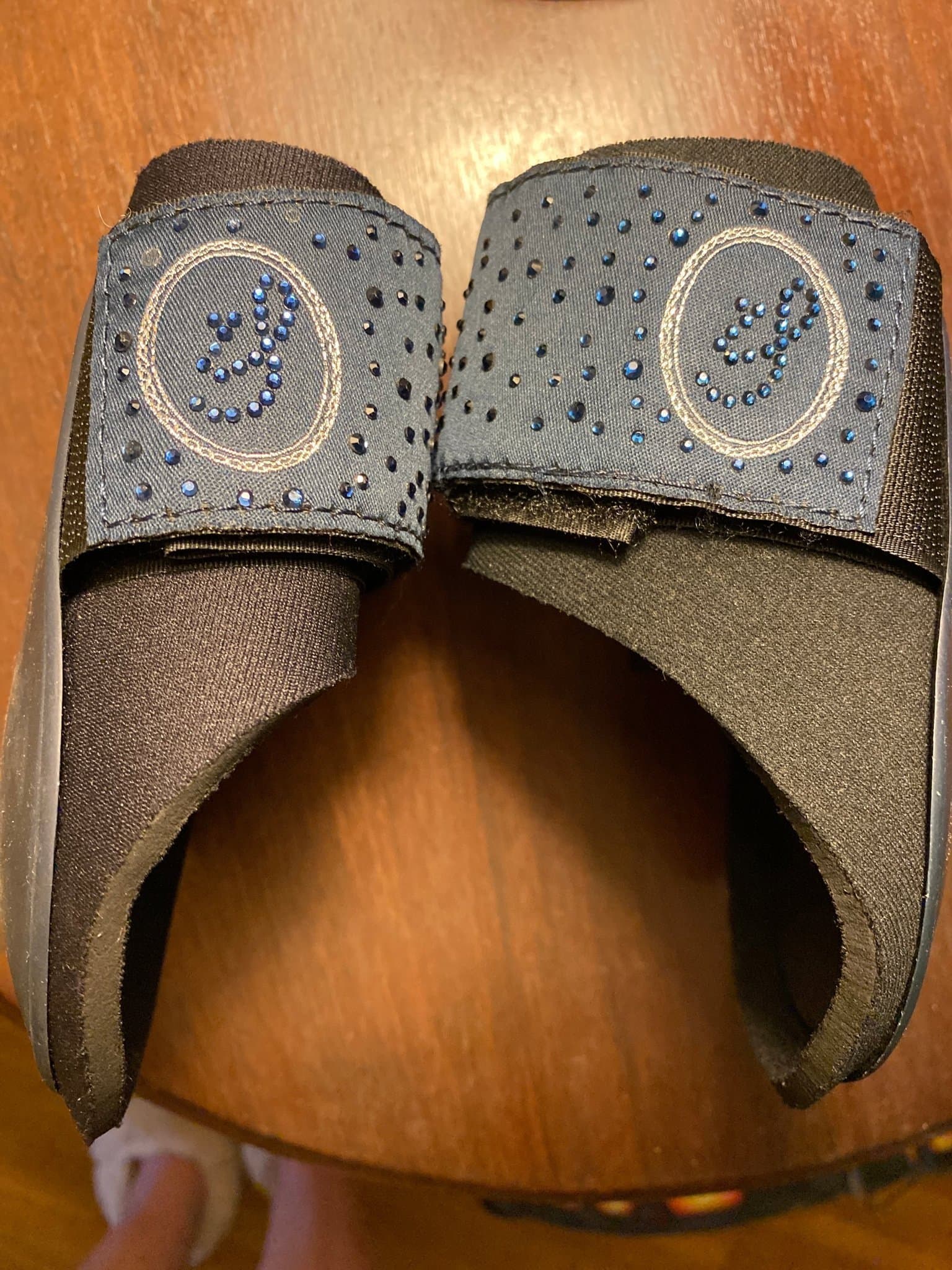 NYA/ oanvända! Kotskydd från Imperial Riding i stl cob/P med massor av bling !!!